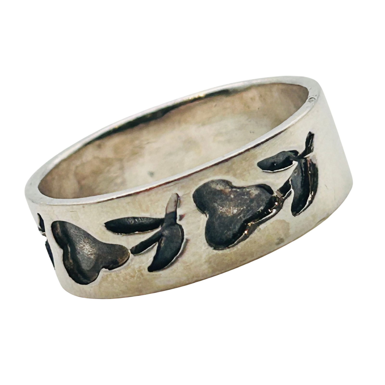Sterling Flower Carved Ring Band Size 11: Sterling flower cut in ring band. Size 11. 5.31g