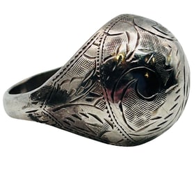 Sterling Decorative Puffy Ring Size 9