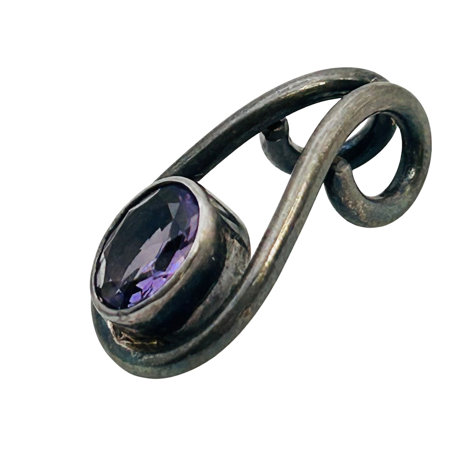 Sterling Amethyst Pendant: Sterling amethyst pendant. 4.11g