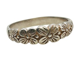 Sterling Flower Detail Ring Size 8.5
