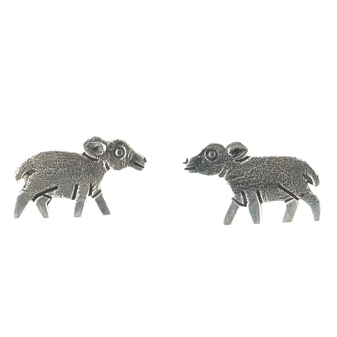 Zandra Tahy Navajo Plain Silver Animal Earrings: Zandra Tahy Navajo Plain Sterling Silver Animal Earrings 2g