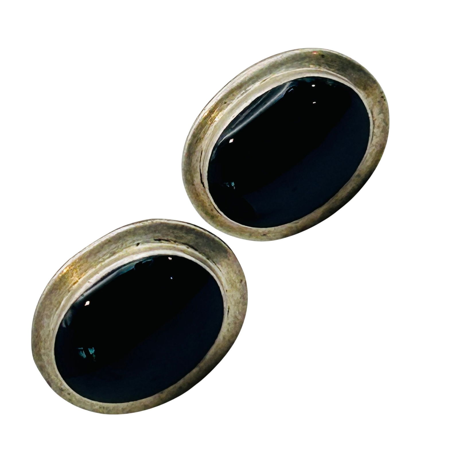 Sterling Onyx Oval Stud Earrings: Sterling onyx oval stud earrings. 5.10g