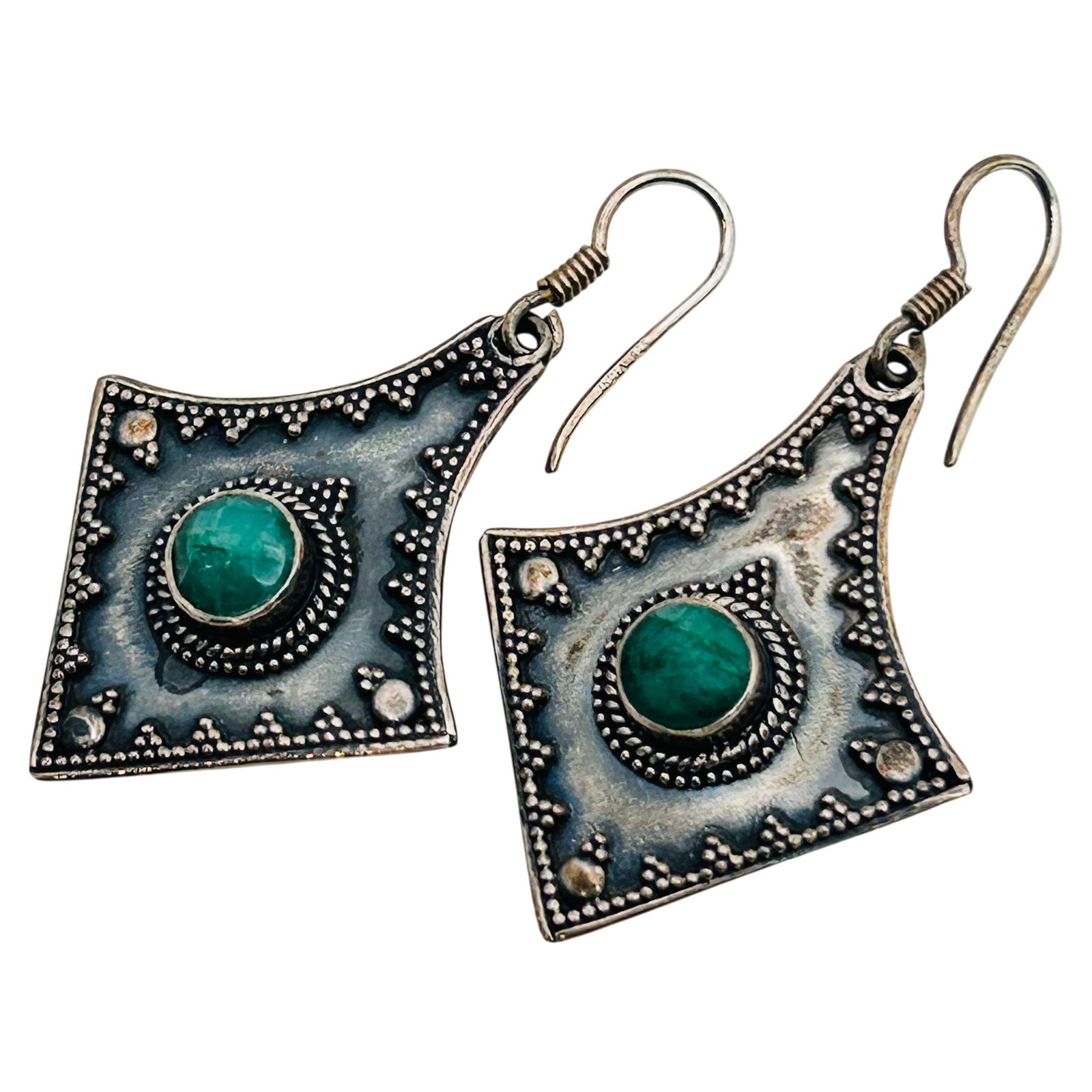 Vicni Sterling Tibetan Green Stone hook earrings: Vicni Sterling Tibetan Green stone hook earrings. 6.8g
