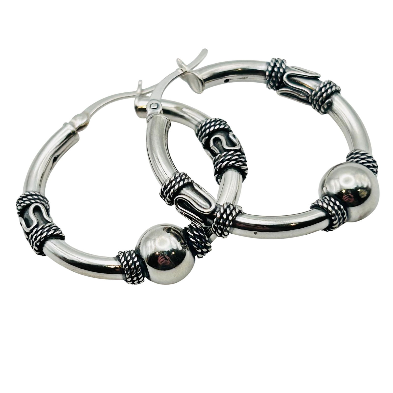 ML Sterling Hoop Lever Back Earrings: ML Sterling hoop lever back earrings. 6.80g