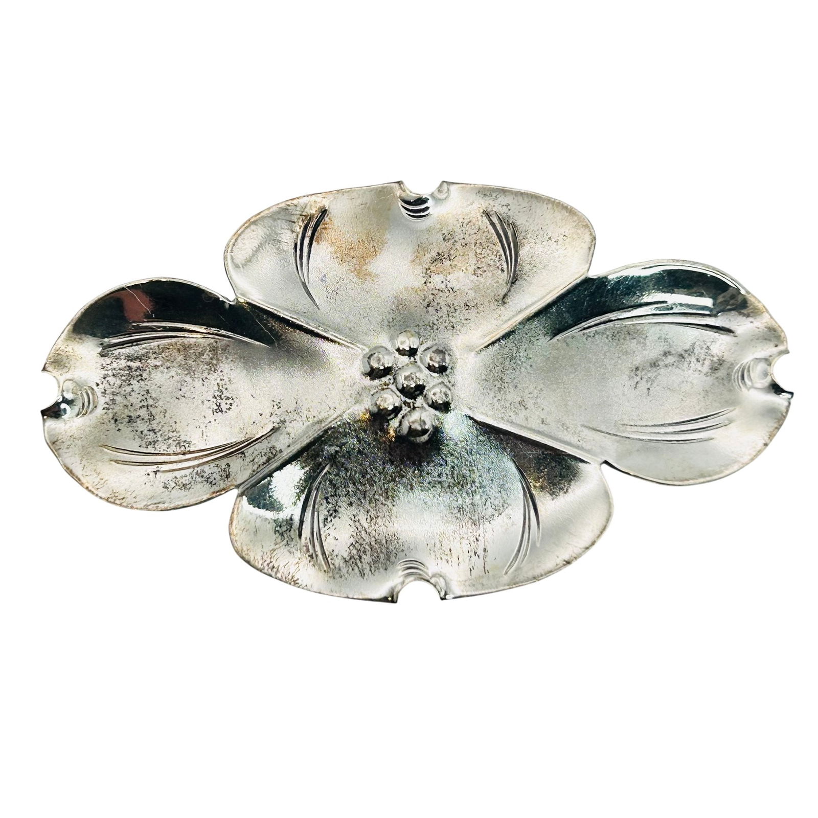 NYE Sterling Flower Brooch: NYE Sterling flower brooch. 7.20g