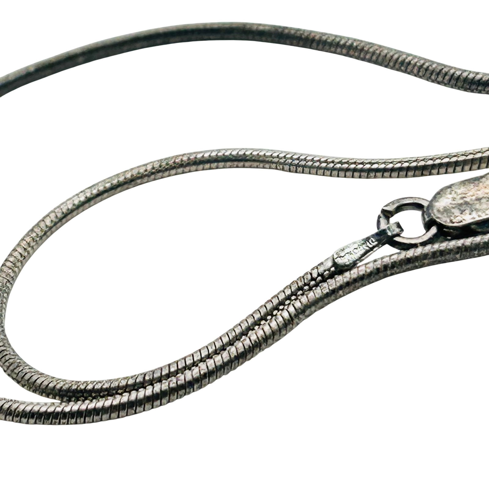 Diagonal Italy Sterling Round Snake Chain Necklace: Diagonal Italy sterling round snake chain necklace. 7.60g