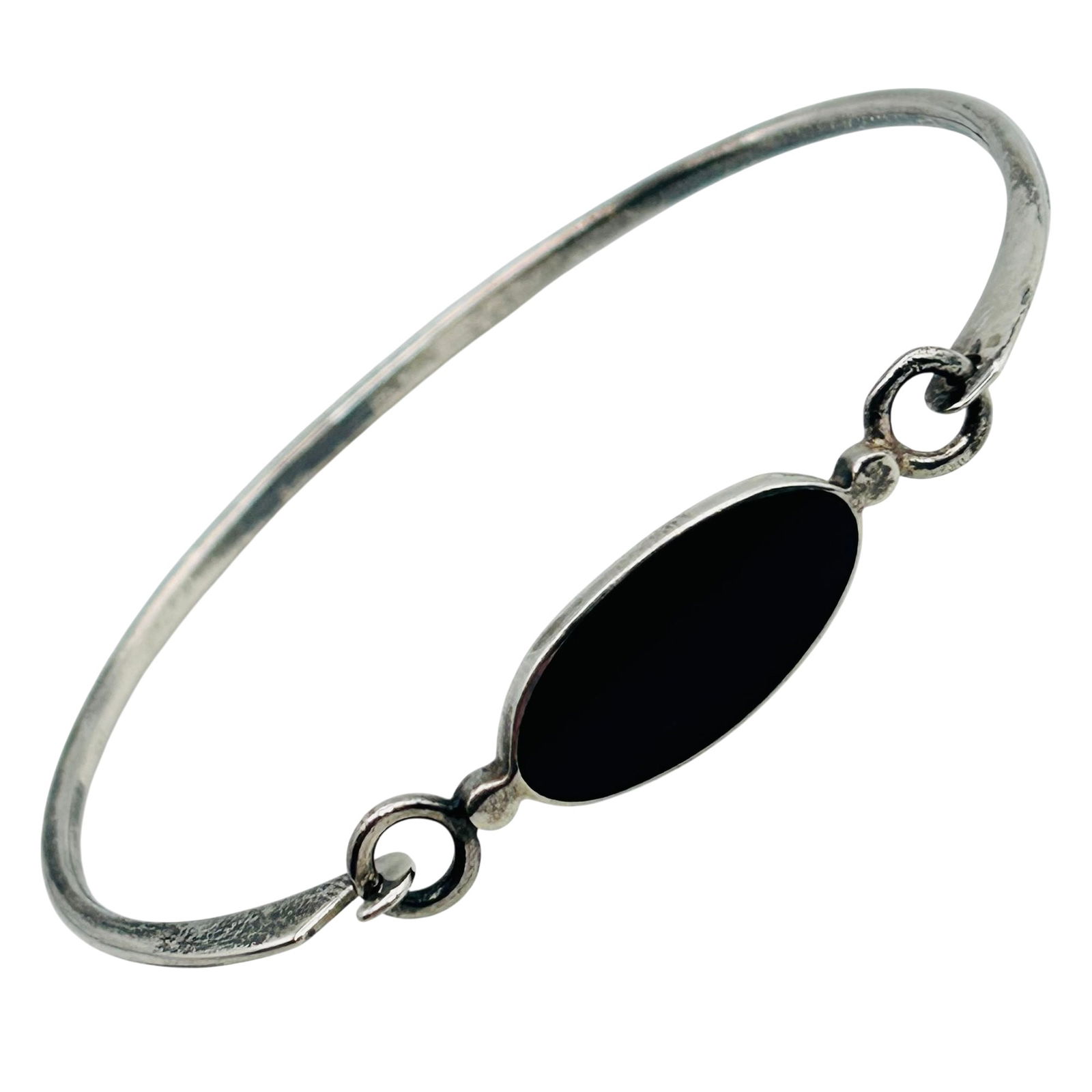 Sterling Onyx Bangle Bracelet: Sterling onyx bangle bracelet. 6.60g