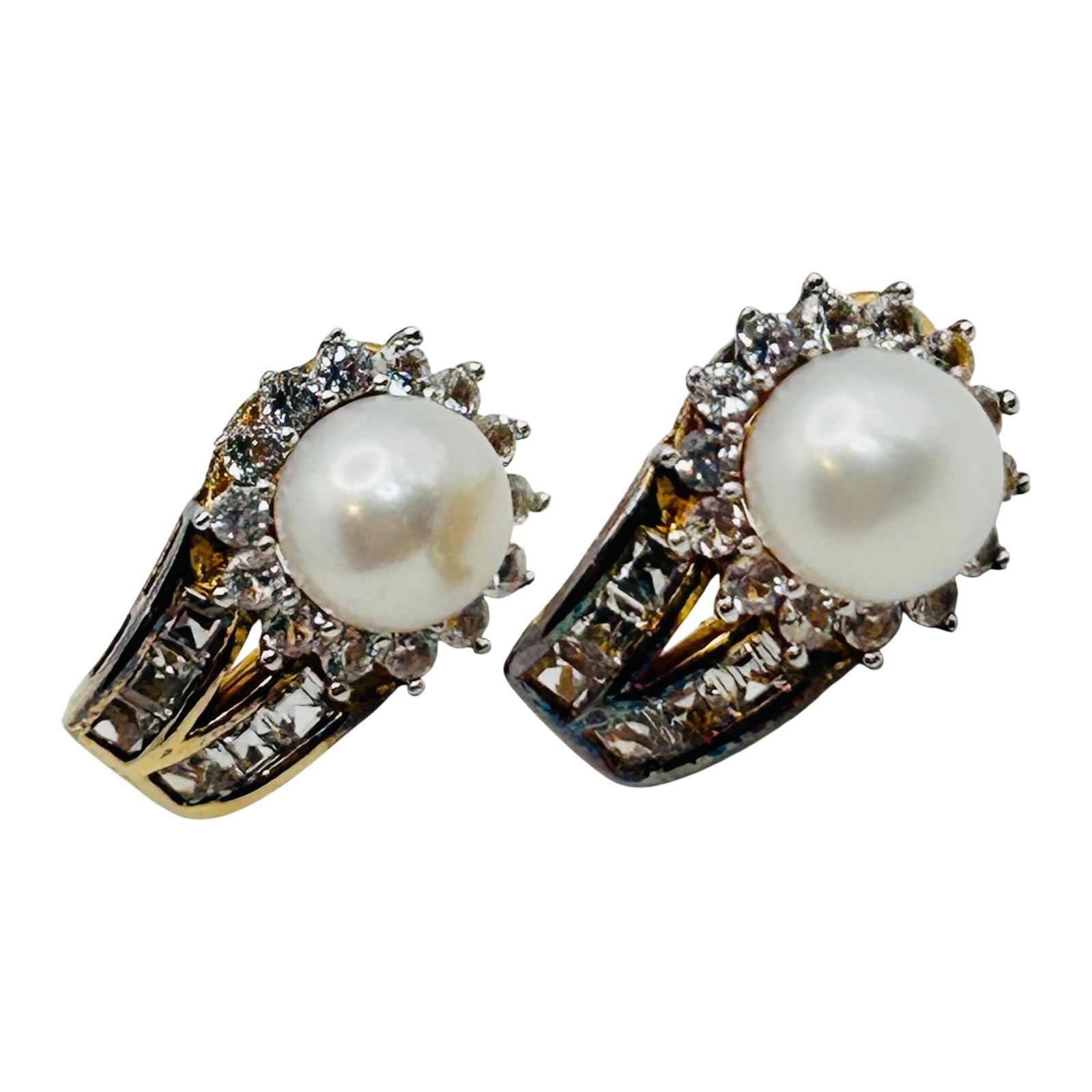 SUN/monet Sterling Pearl And Spinel Stud Earrings: SUN/monet Sterling pearl and spinel stud earrings. 5.80g