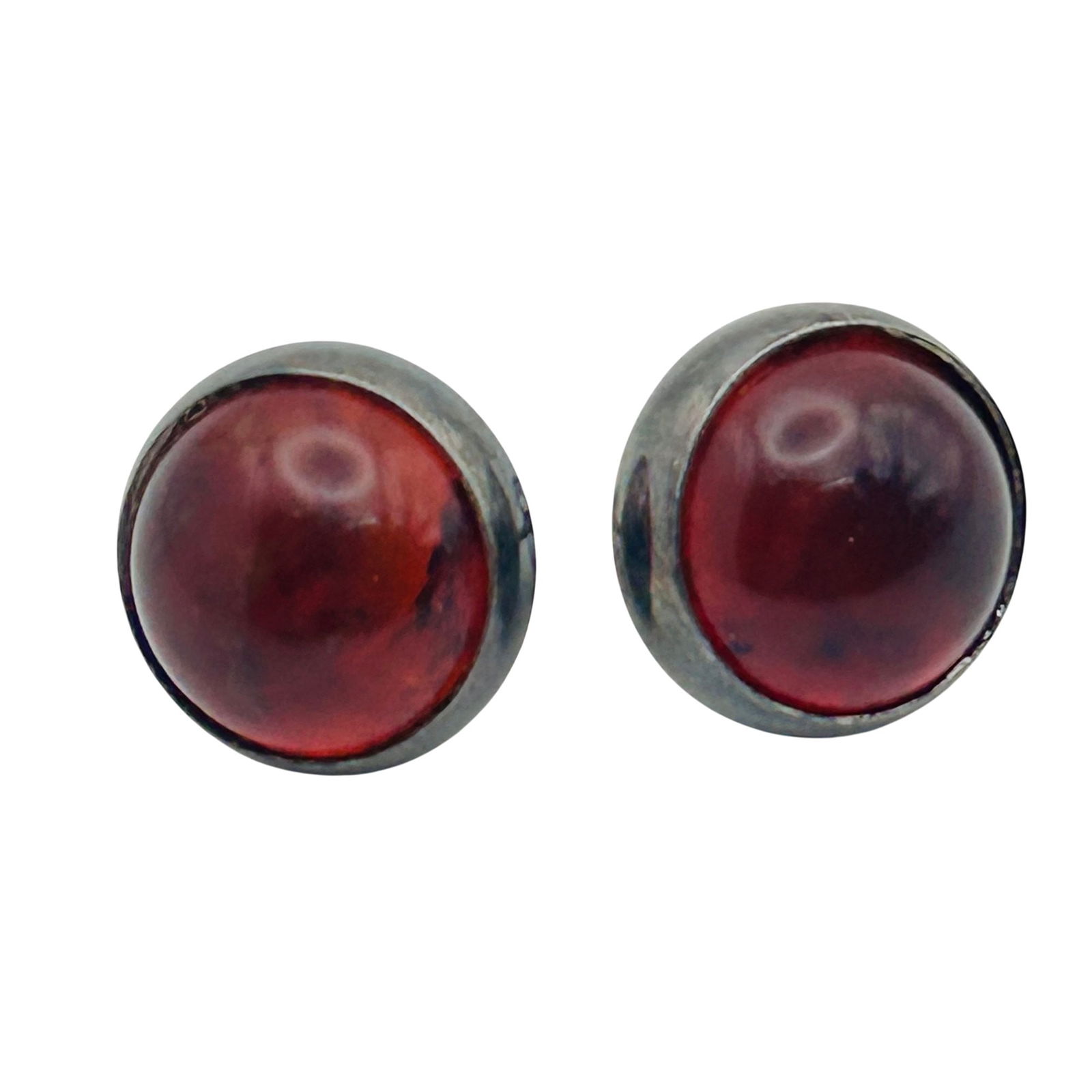 Sterling Amber Round Stud Earrings: Sterling Amber round stud earrings. 2.90g
