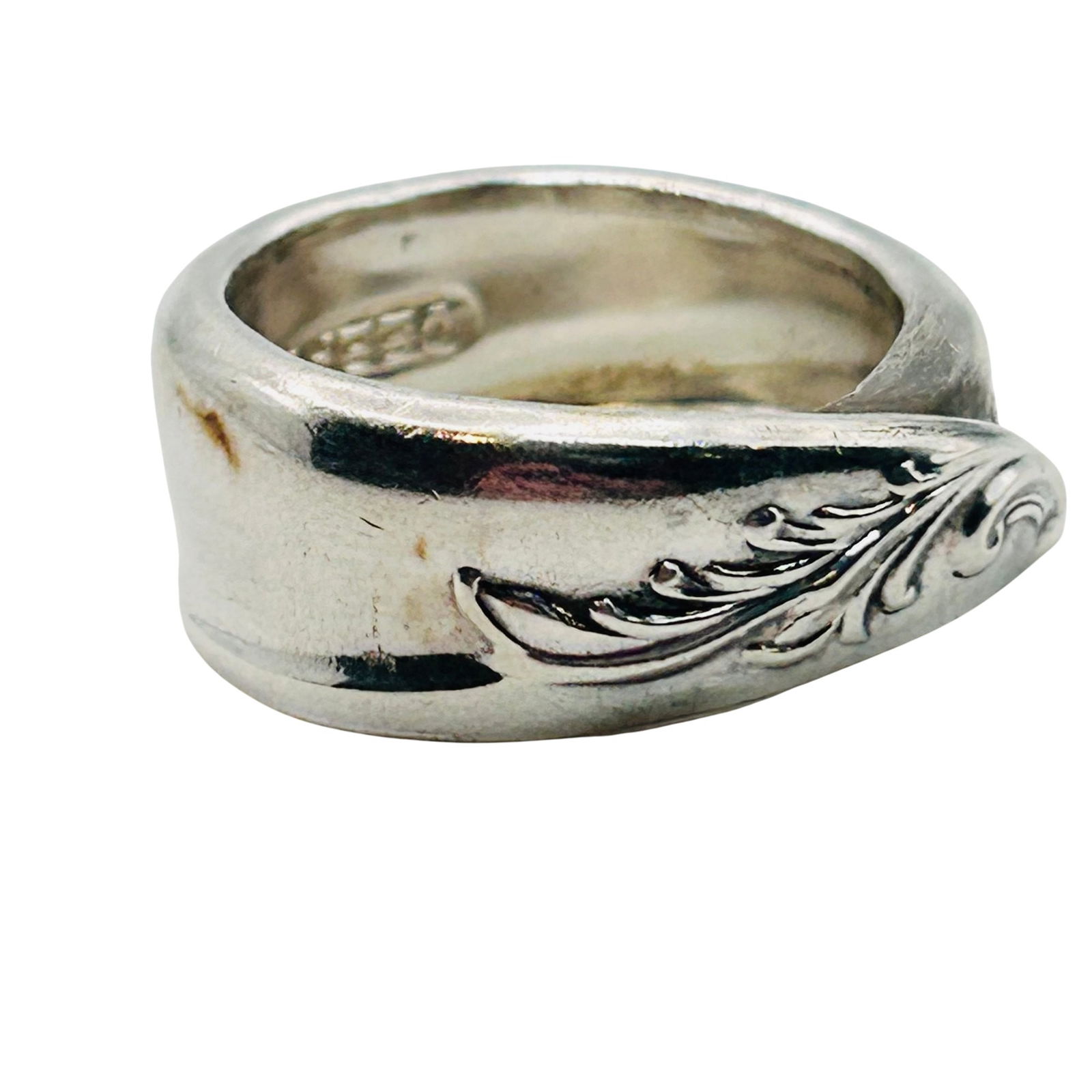 ST Deep Silver Swirl Detail Band. Size 7: ST deep silver swirl detail band. Size 7. 9.00g