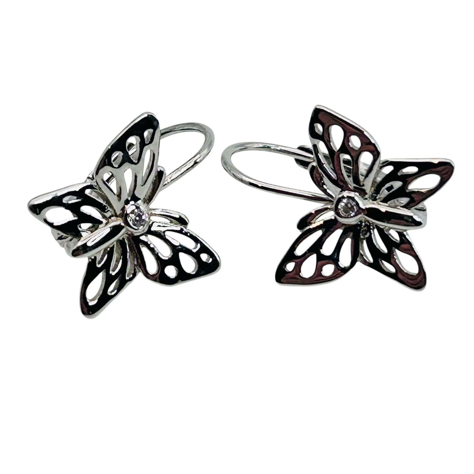 Sterling Butterfly Lever Back Earrings: Sterling butterfly lever back earrings. 1.70g
