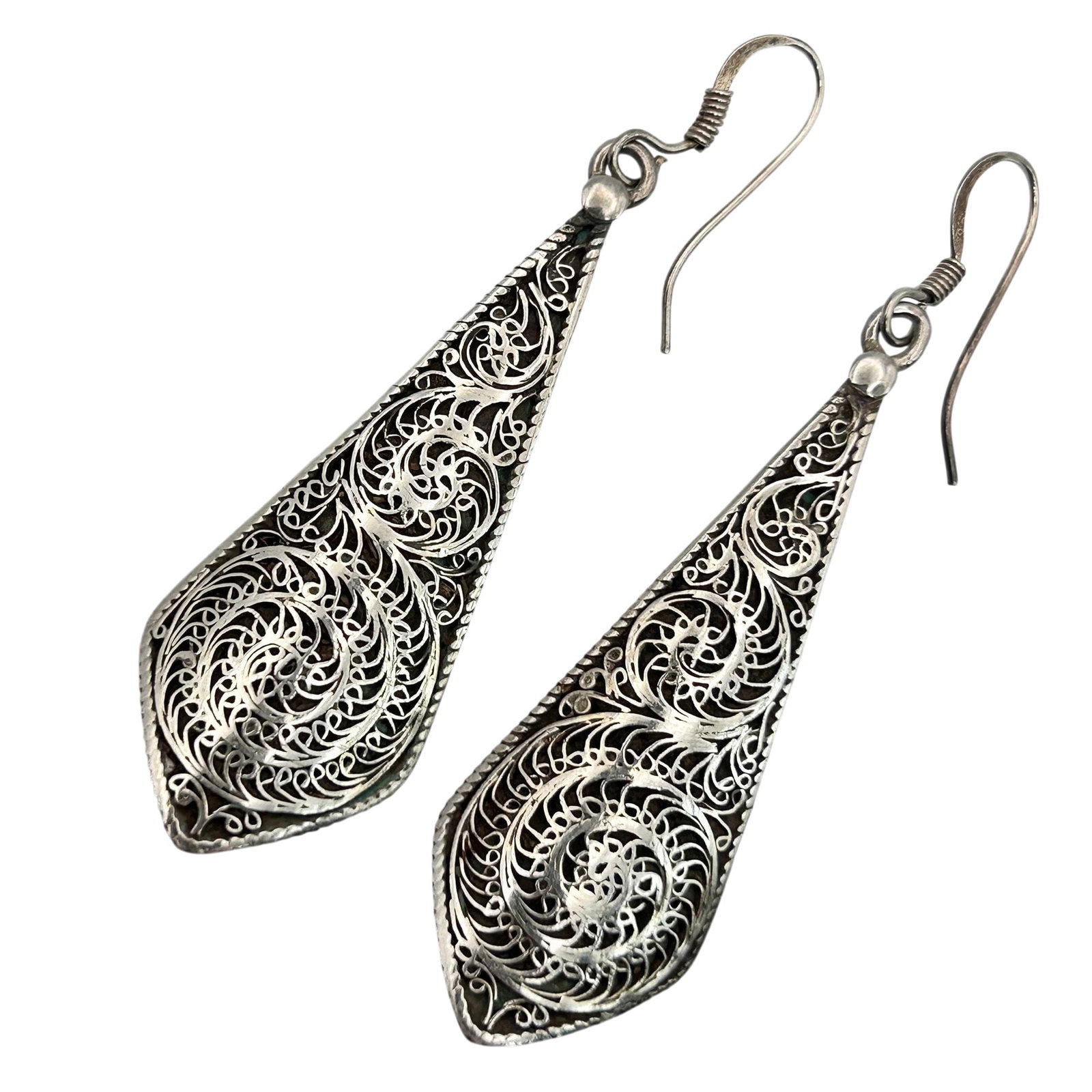 Sterling Filigree Detail Hook Back Earrings: Sterling filigree detail hook back earrings. 6.70g