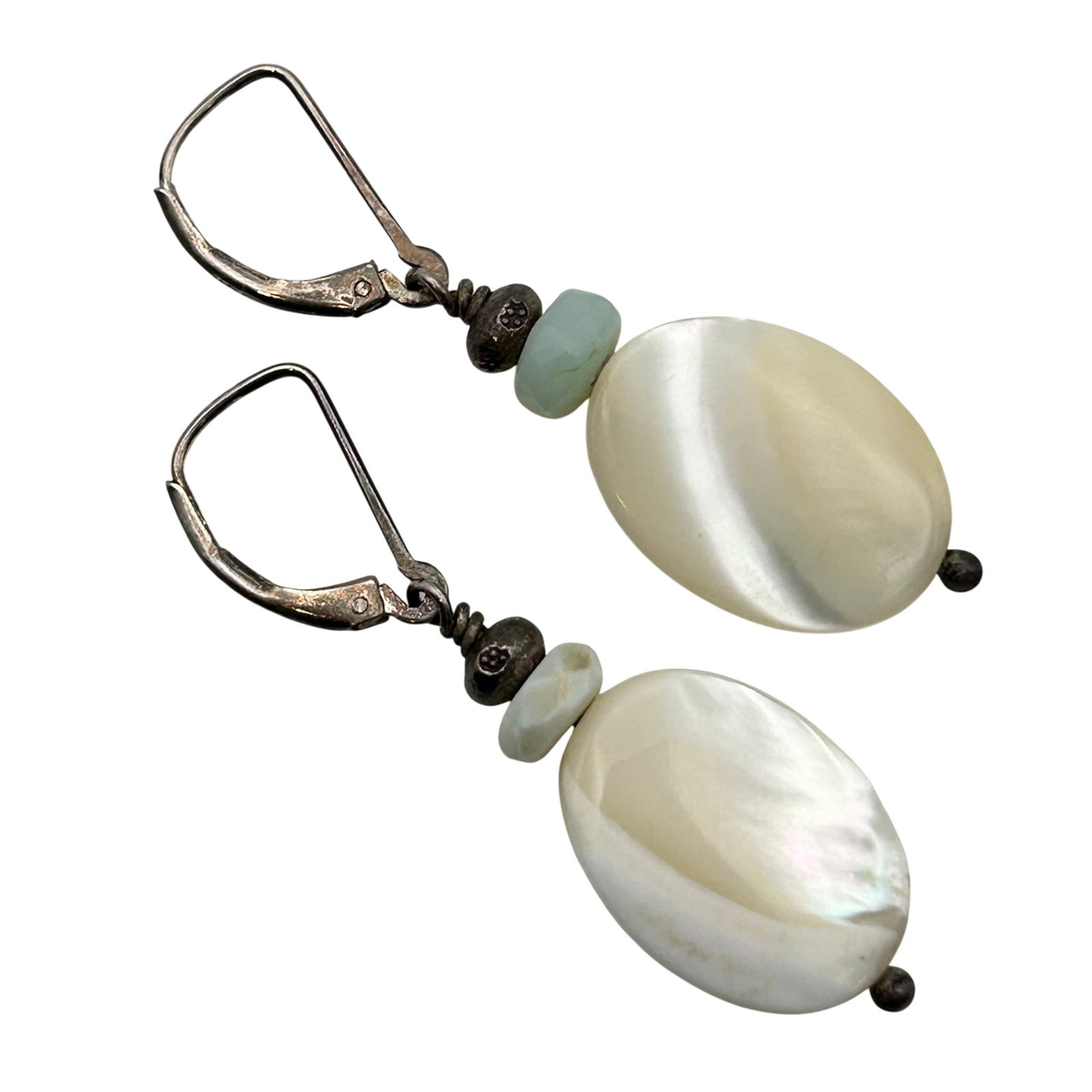 Sterling Mother Of Pearl Agate Earrings: Sterling mother of pearl agate earrings. 5.50g