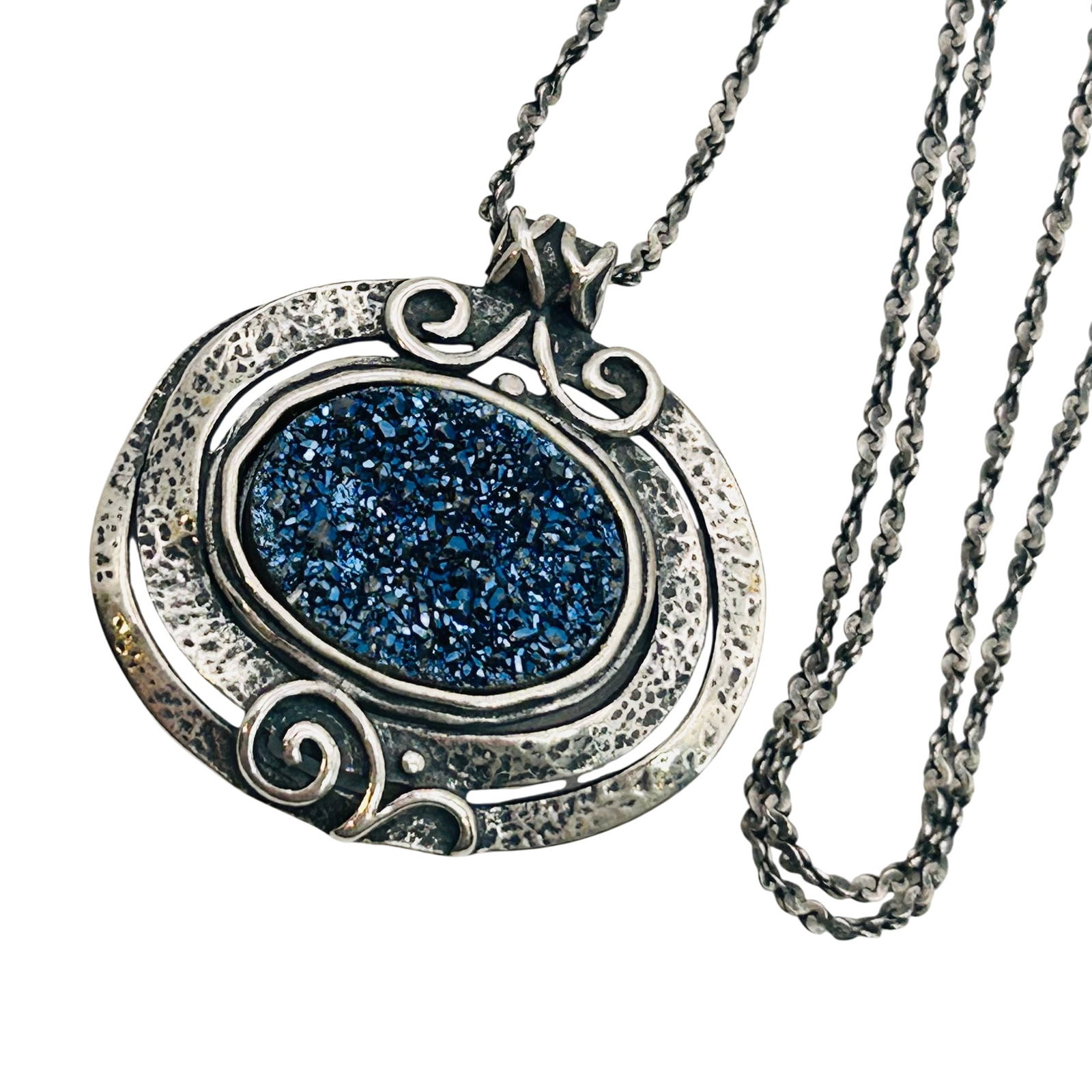 Israel PZ Sterling Blue Sparkle Stone Twist Chain Necklace: Israel PZ Sterling blue sparkle stone twist chain necklace. 8.80g