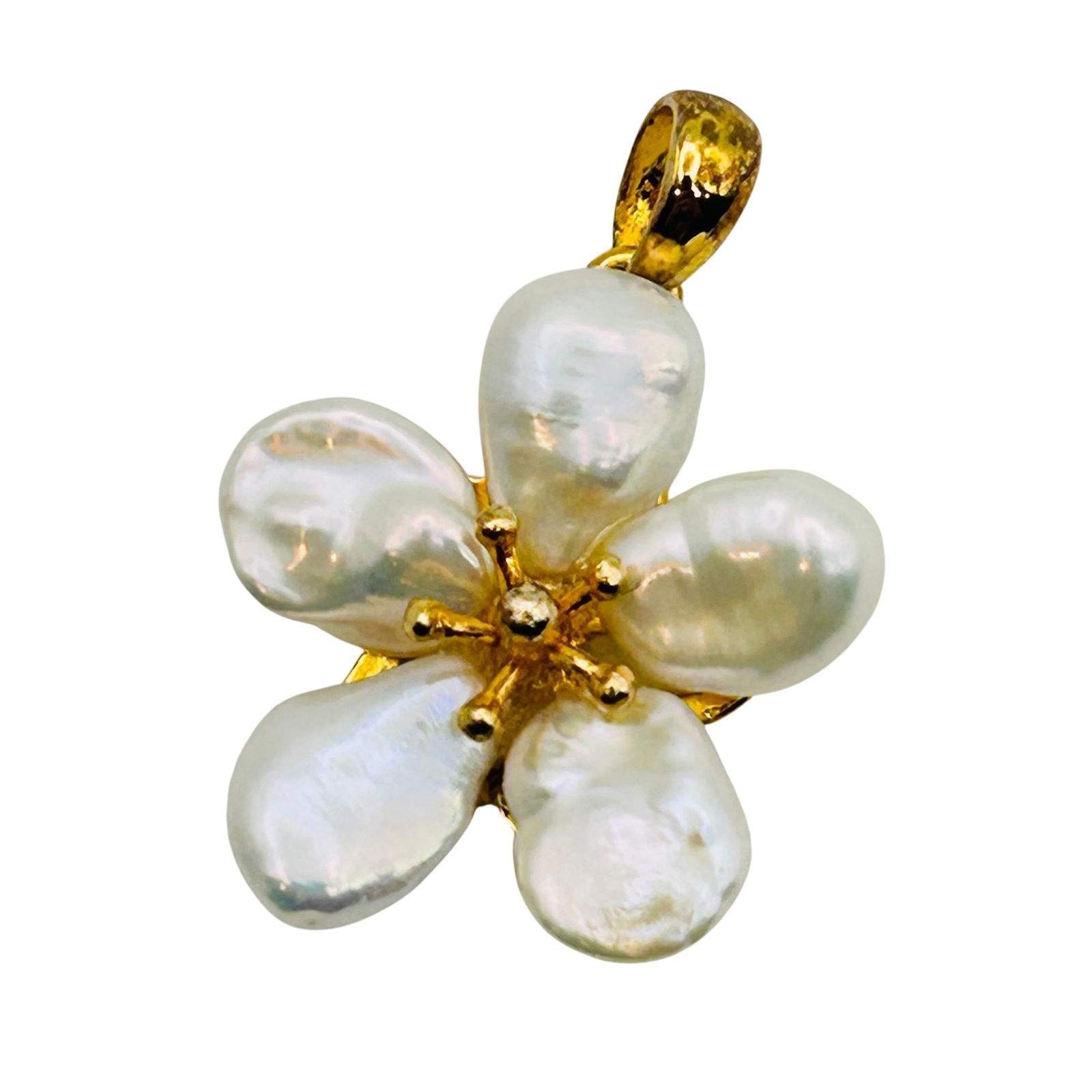 Sterling Pearl Flower Pendant: Sterling pearl flower pendant. 2.30g
