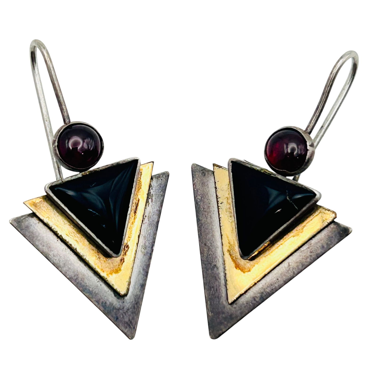 Sterling Southwest Black And Red Stone Pointed Earrings: Sterling southwest black and red stone pointed earrings. 4.10g