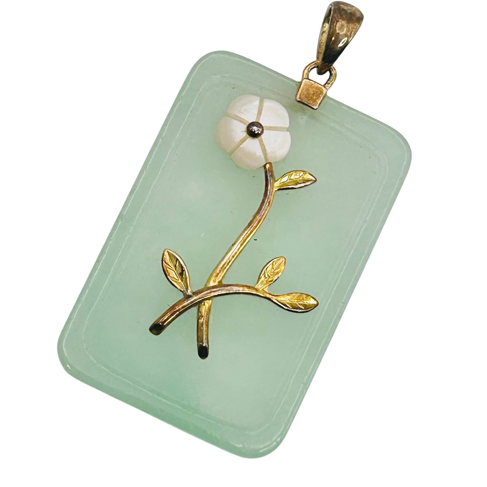 Sterling Jade Flower Pendant: Sterling Jade flower pendant. 10.60 g.