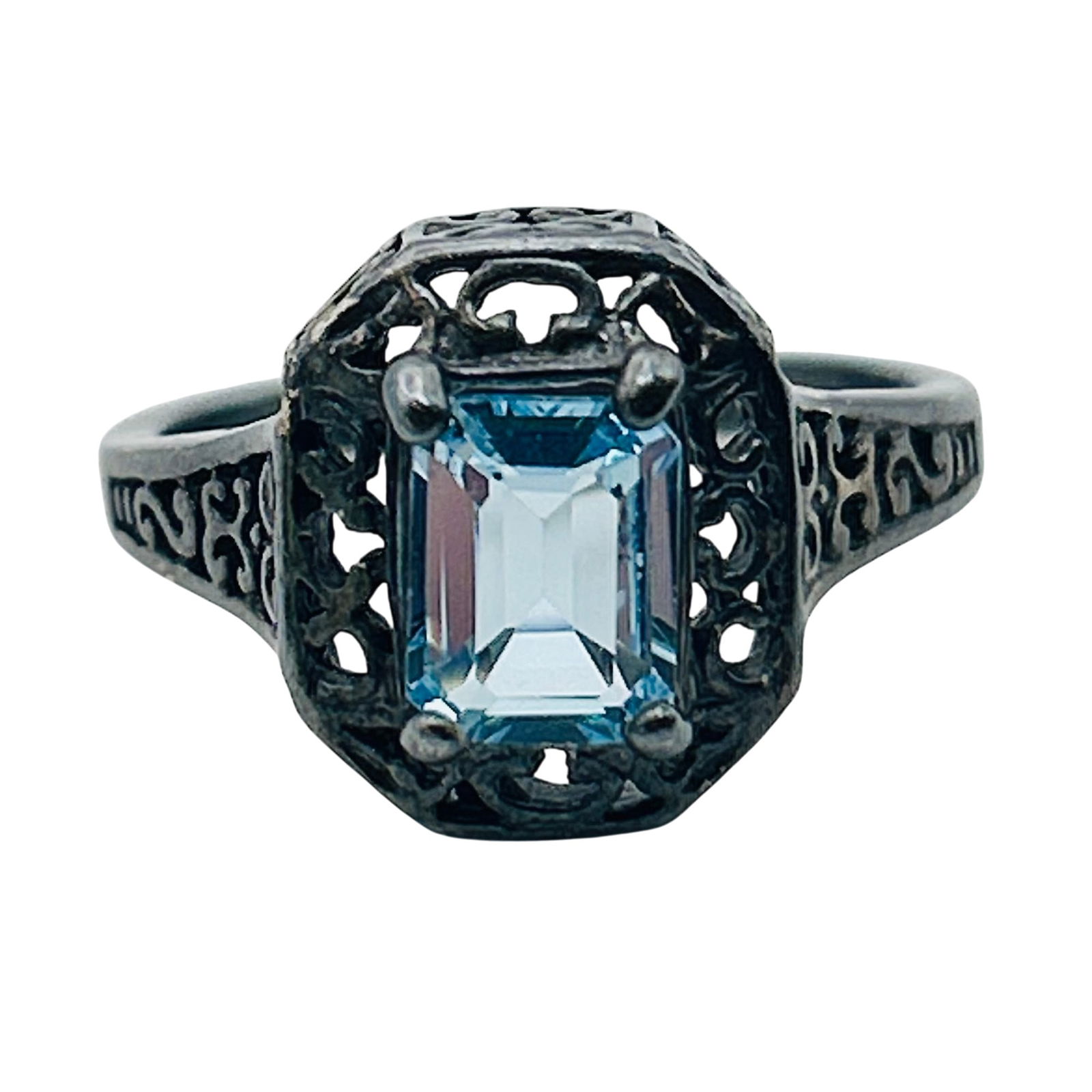 Sterling Topaz Statement Ring. Size 9: Sterling topaz statement ring. Size 9. 5.30 g.