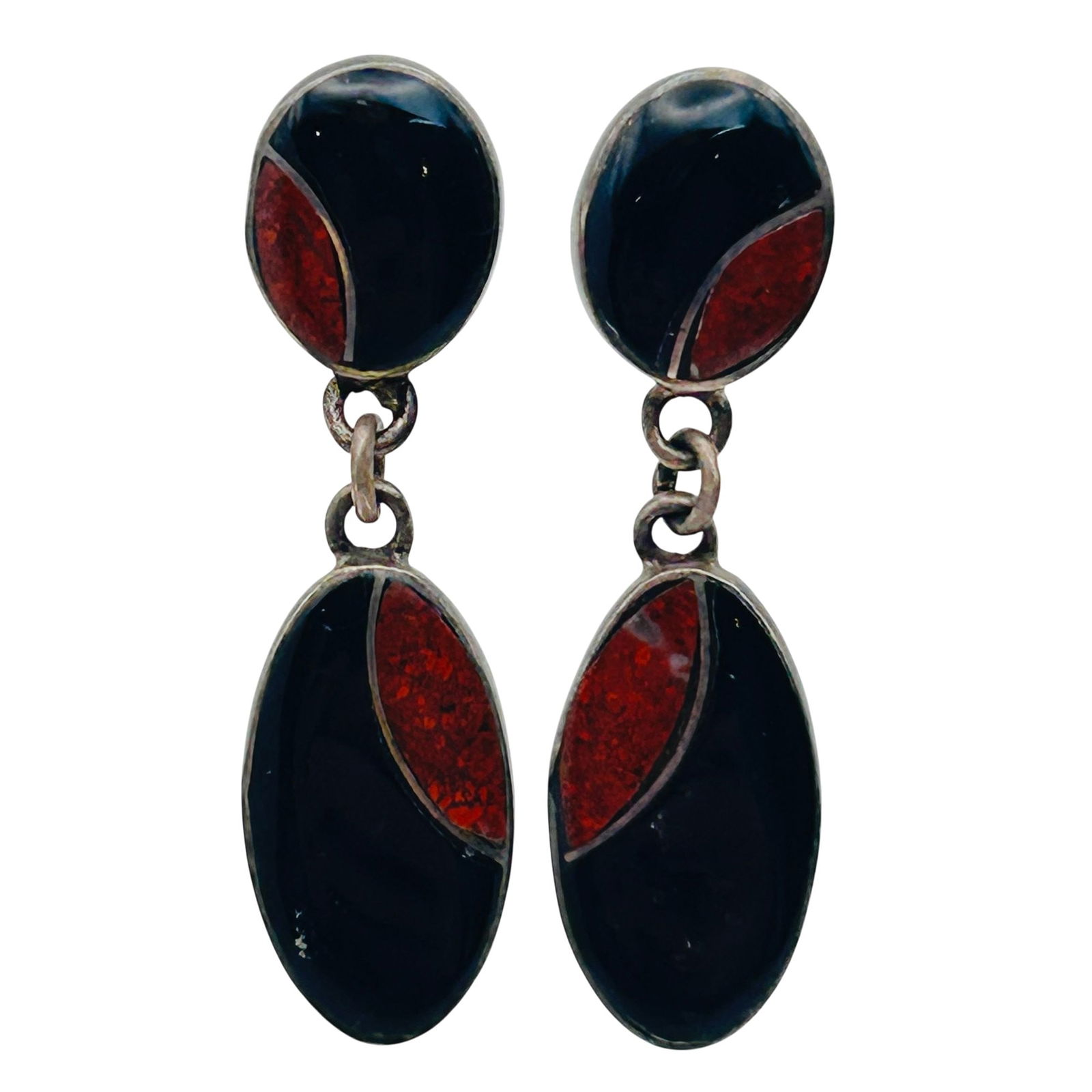 980 Silver Carnelian Dangle Earrings: 980 silver carnelian dangle earrings. 4.90g