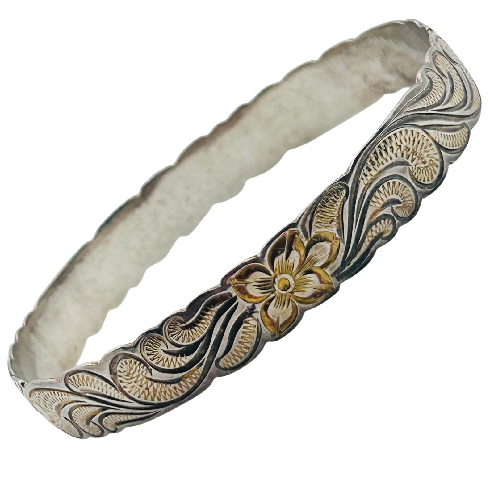 MD Sterling Flower Detail Bangle Bracelet (1 of 6)