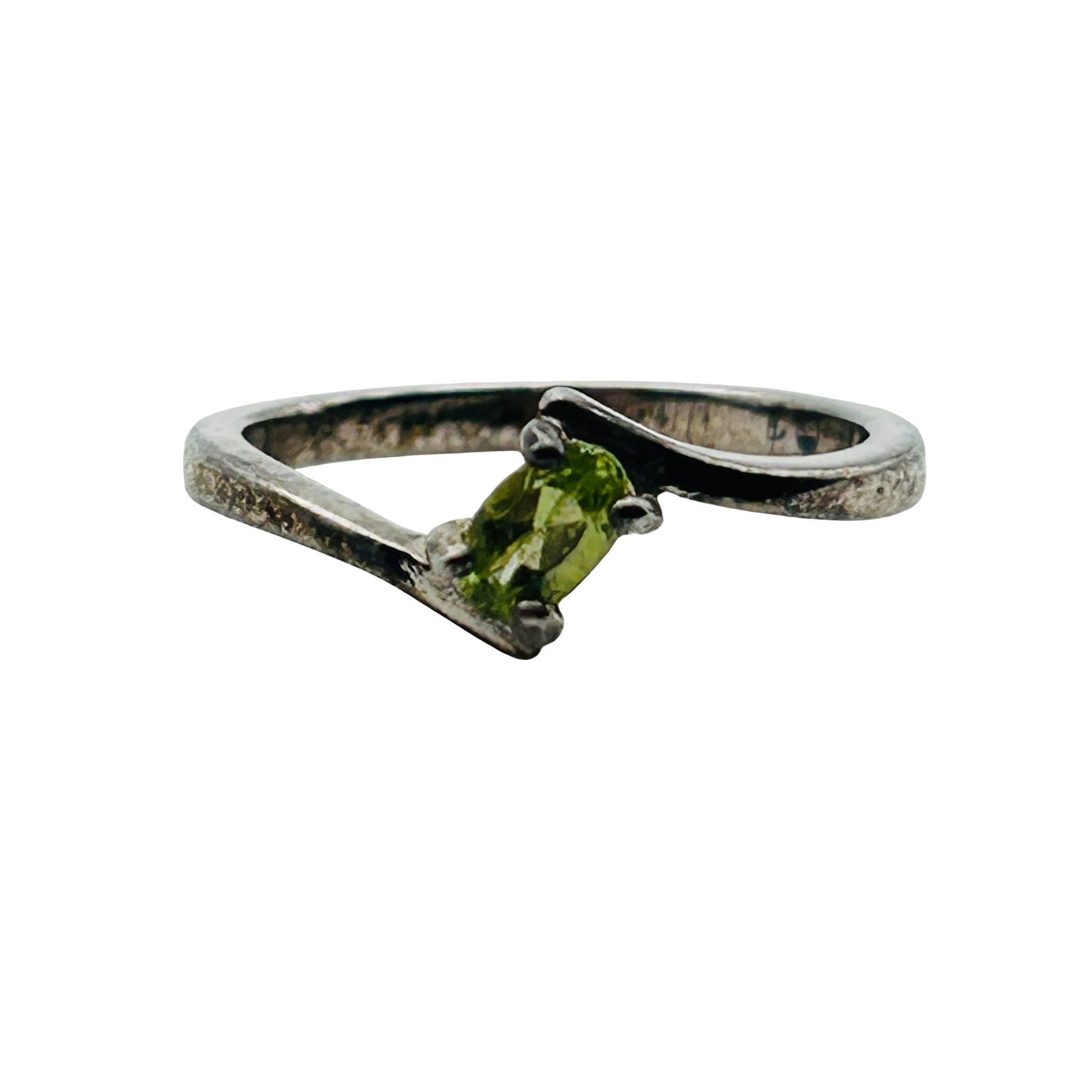 NV Sterling Peridot Ring Size 5: NV Sterling Peridot Ring Size 5 1.7g