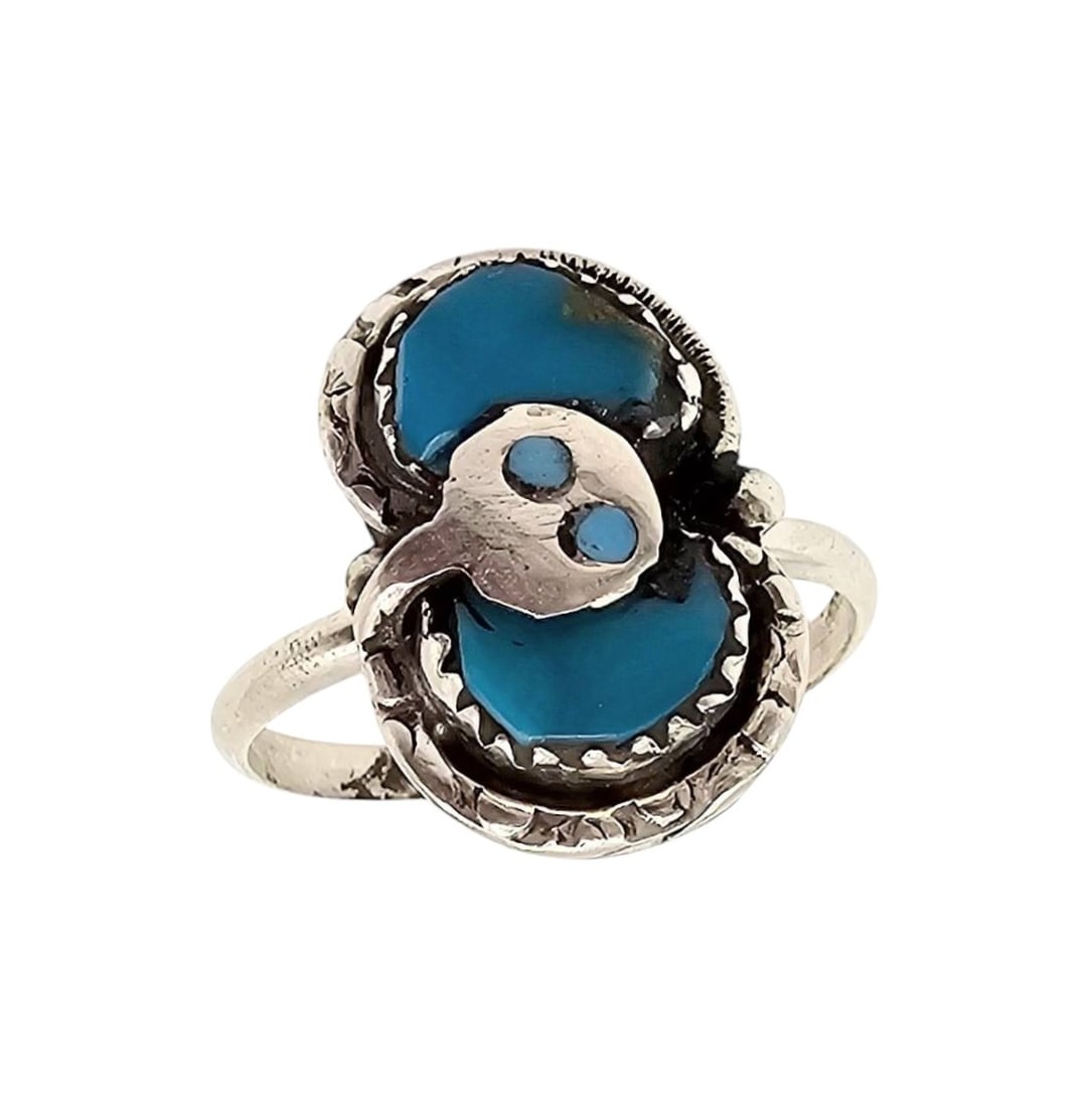 Effie Calavaza Zuni Handmade Sterling Silver Kingman Turquoise Ring Size 9.25: Zuni handmade sterling silver ring by Effie Calavaza featuring Kingman turquoise inlaid in a snake design. The ring is size 9.25 and weighs approximately 3.5 grams. Stamped 'EFFIE C. ZUNI' on the reve