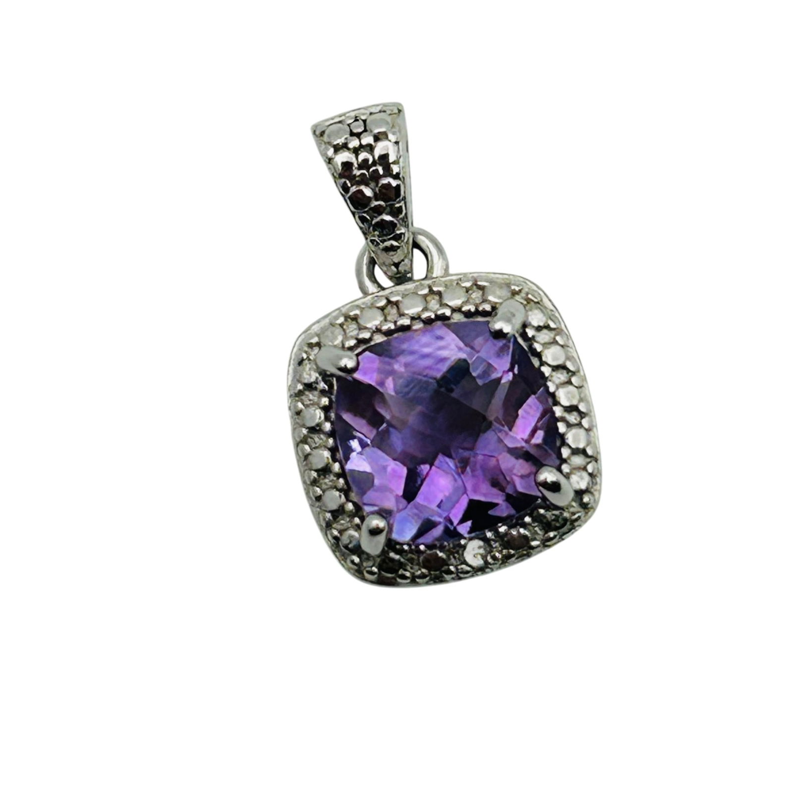 Sterling Amethyst Halo Design Pendant: Sterling amethyst halo design pendant. 1.70g