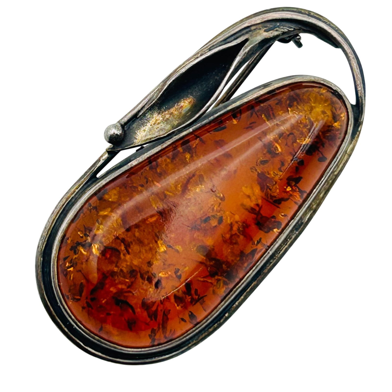 Sterling Amber Brooch: Sterling Amber brooch. 8.50g