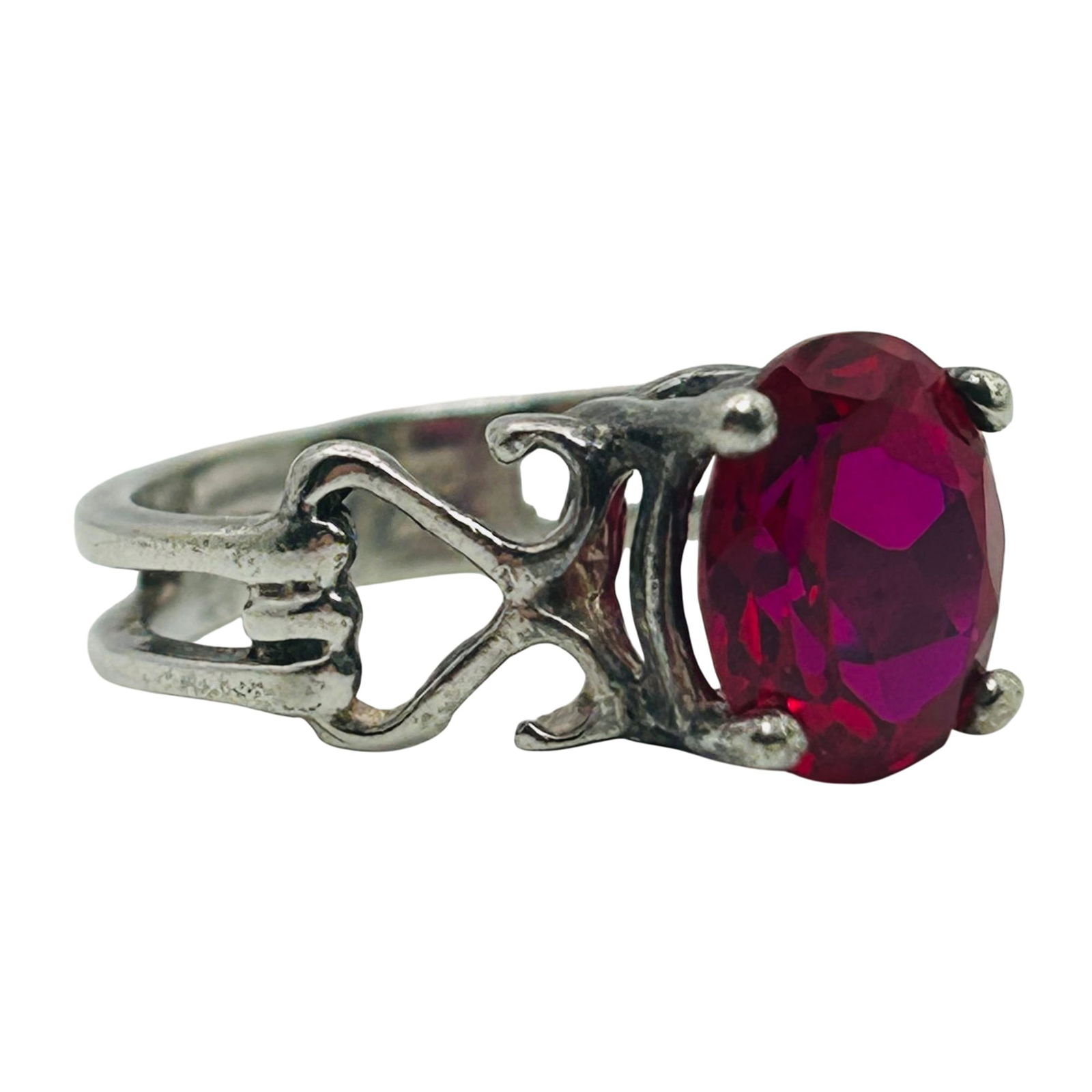 Sterling Ruby Oval Ring. Size 7.5: Sterling ruby oval ring. Size 7.5. 4.10g