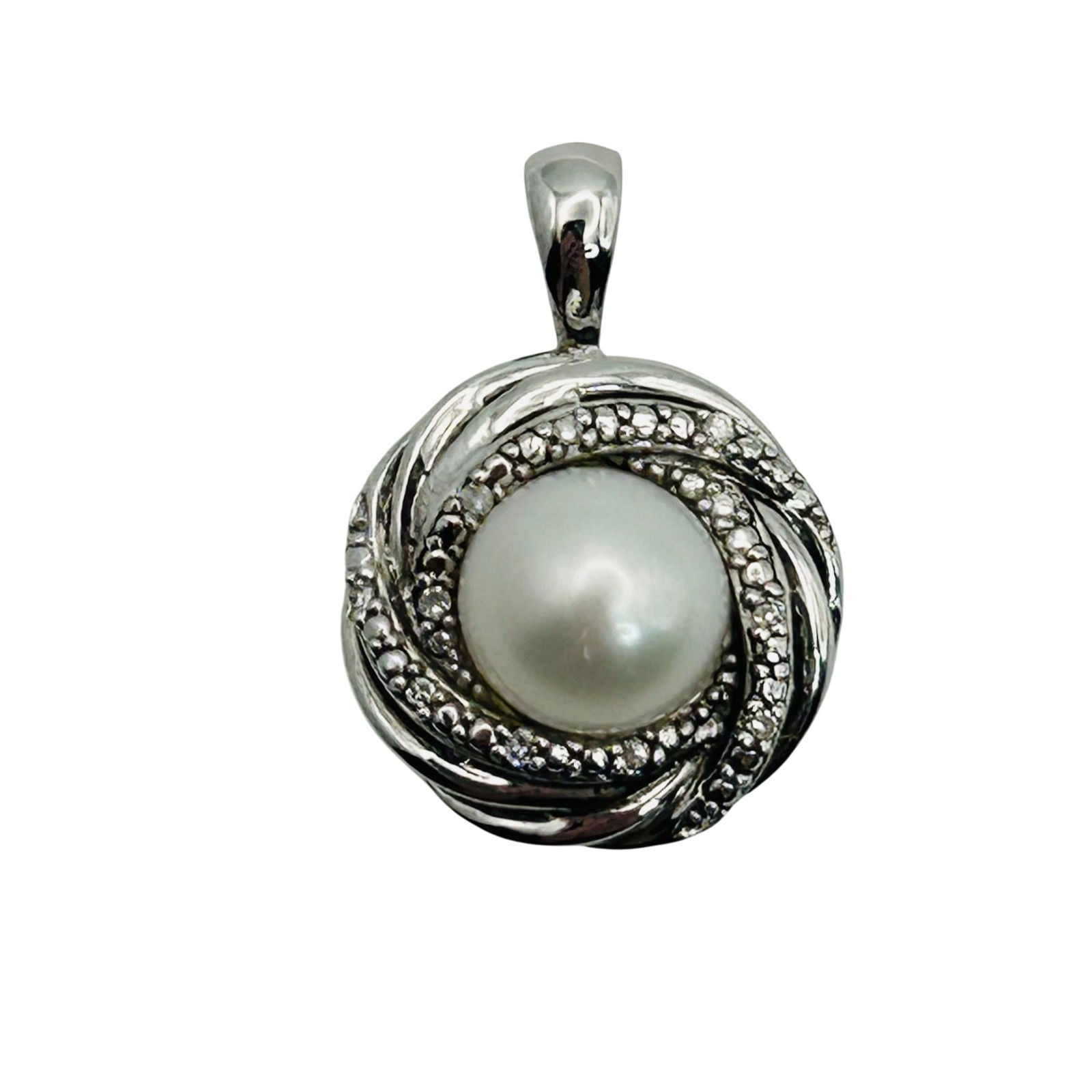 Sterling Pearl And Sapphire Swirl Detail Pendant: Sterling pearl and sapphire swirl detail pendant. 2.80g