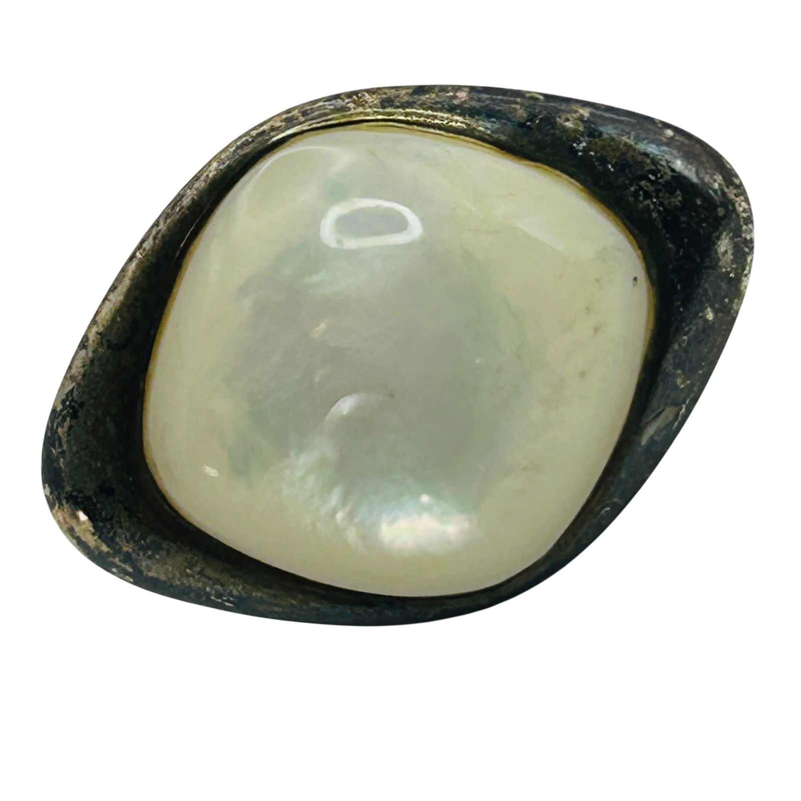 GV Sterling Mother Of Pearl Statement Ring. Size 8: GV Sterling mother of pearl statement ring. Size 8. 8.80g