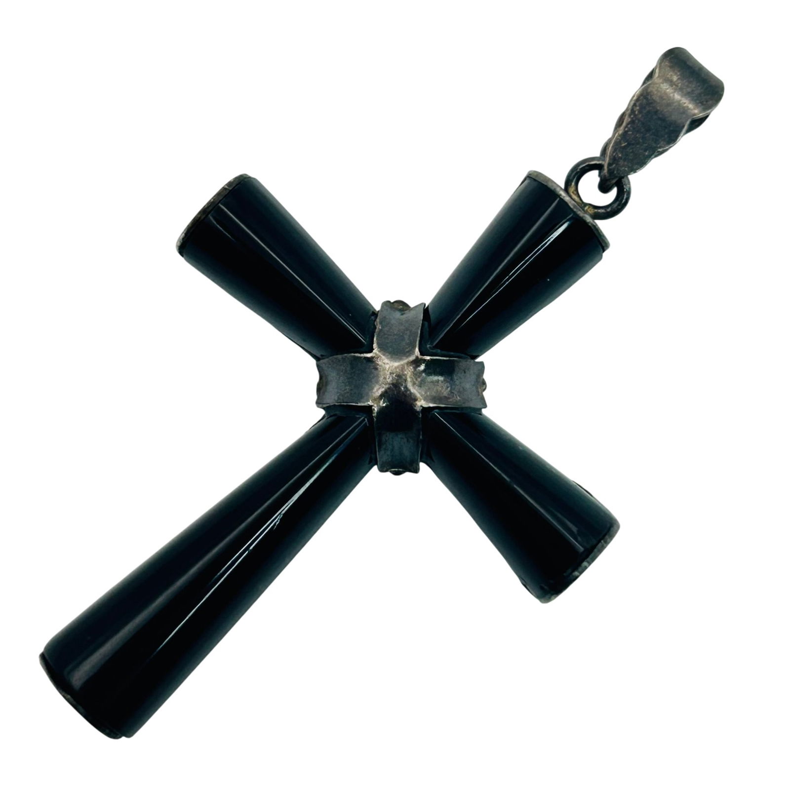 Sterling Onyx Cross Pendant: Sterling onyx cross pendant. 6.30g