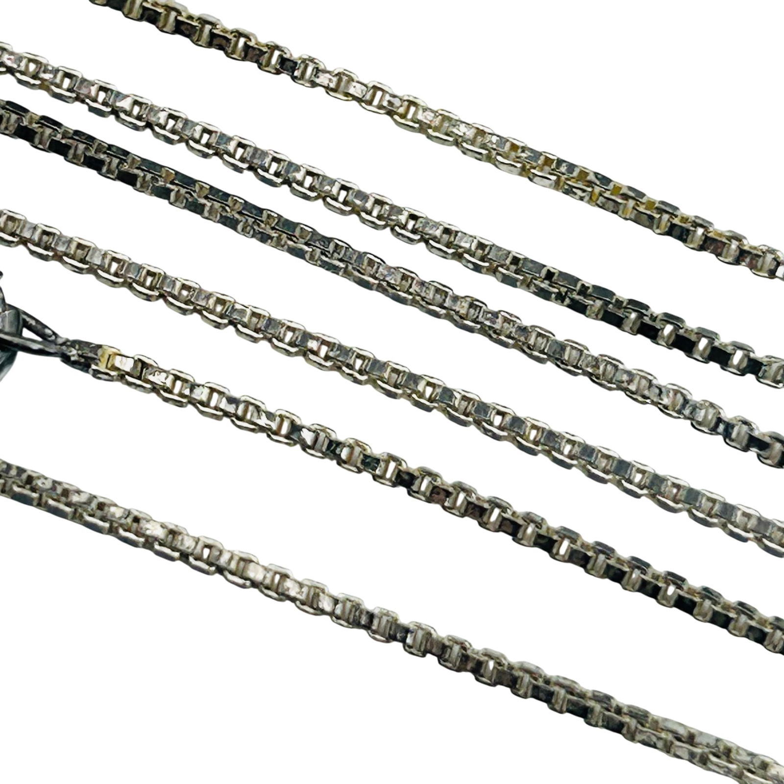 Sterling Box Chain Necklace: Sterling box chain necklace. 4.00g