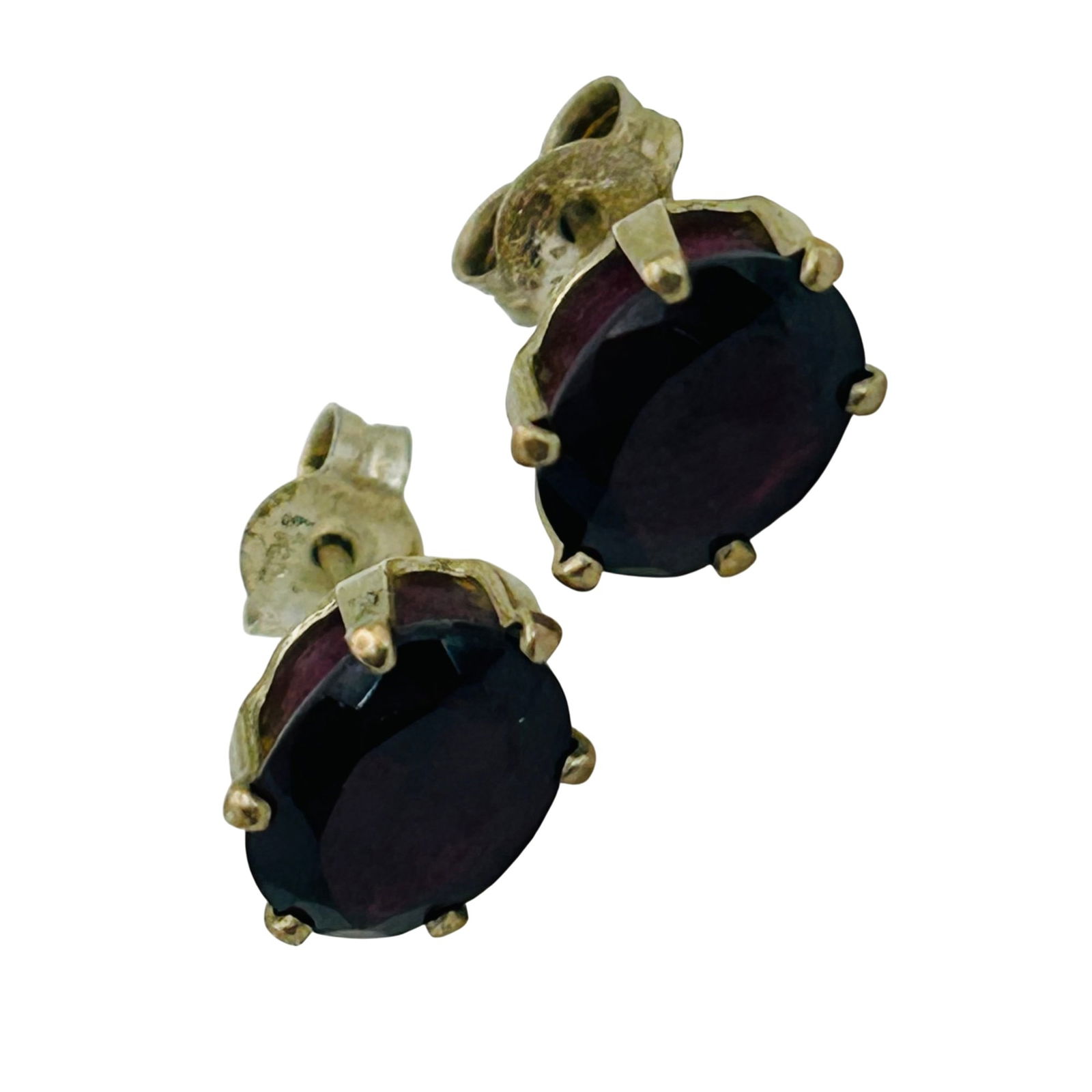 RNM Sterling Garnet Stud Earrings: RNM Sterling garnet stud earrings. 1.40g