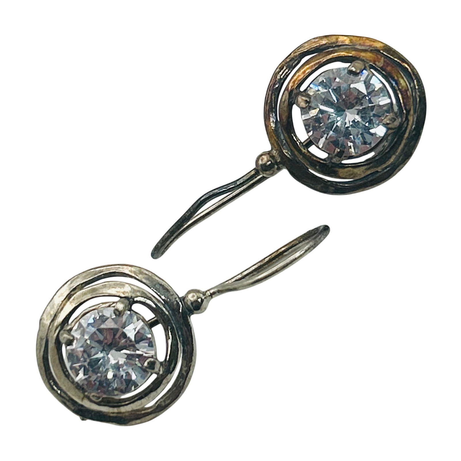 Israel Sterling Round Earrings: Israel Sterling round earrings. 4.90g