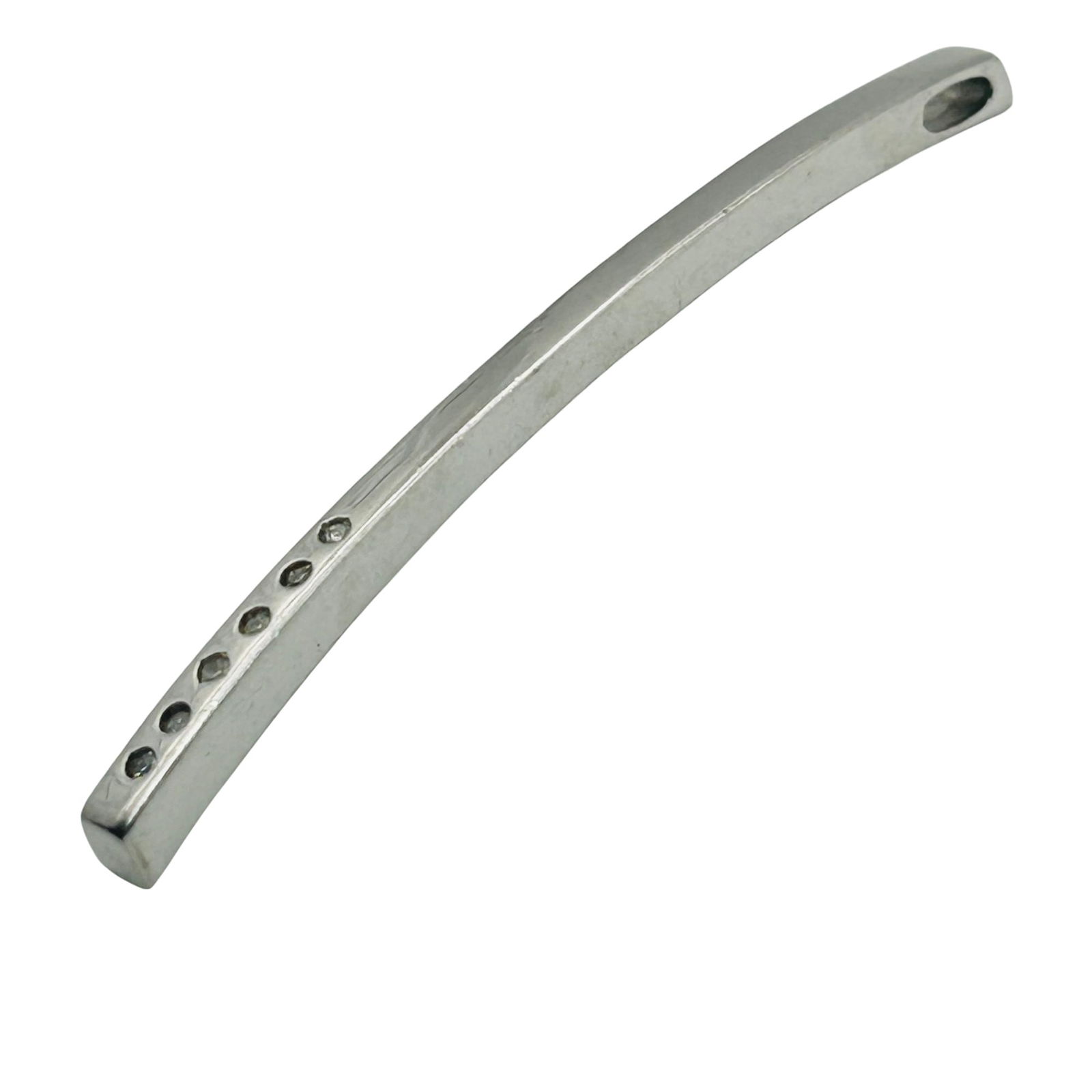 Sterling Moissanite Pendant: Sterling moissanite pendant. 4.10g