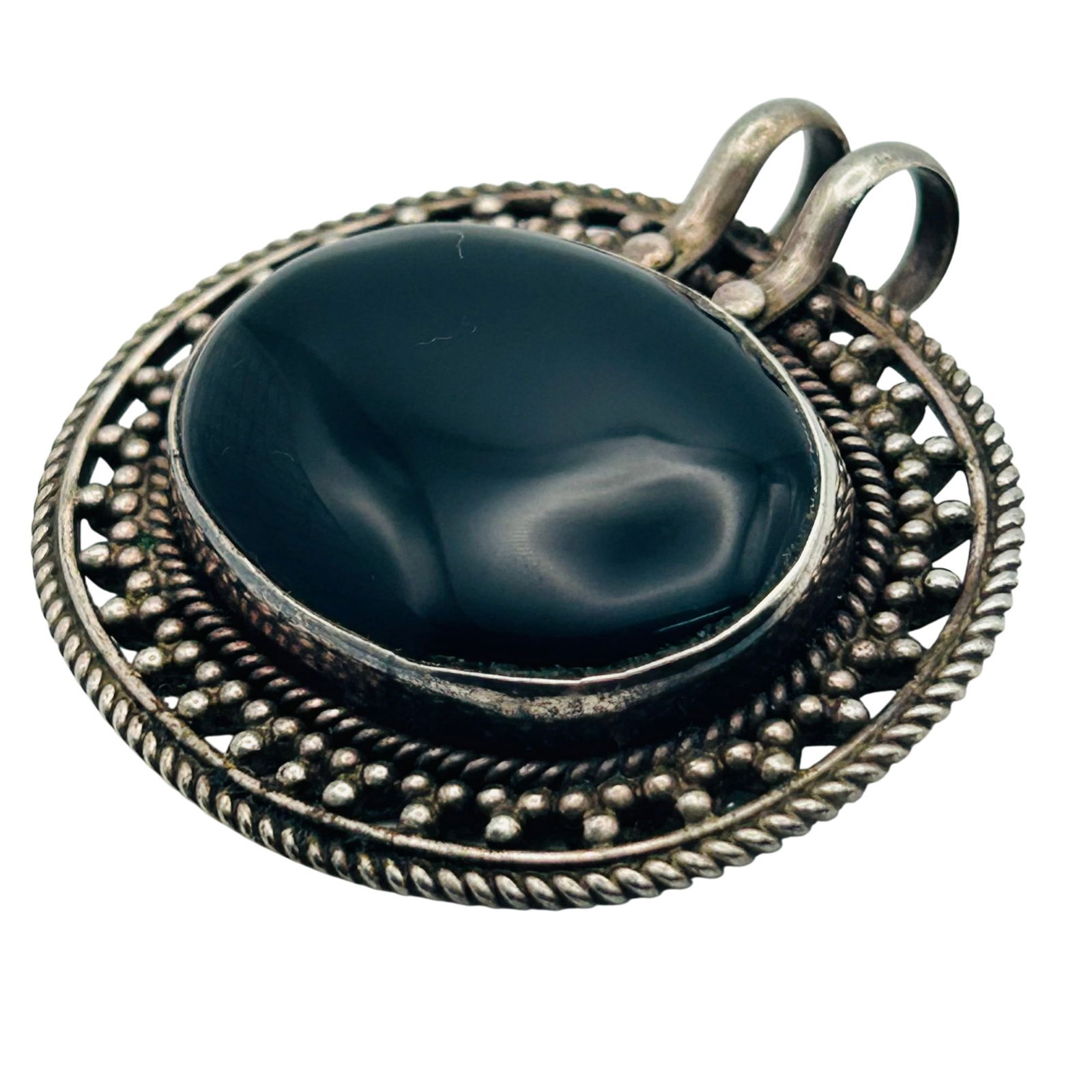 Sterling Onyx Oval Pendant: Sterling onyx oval pendant. 21.70g