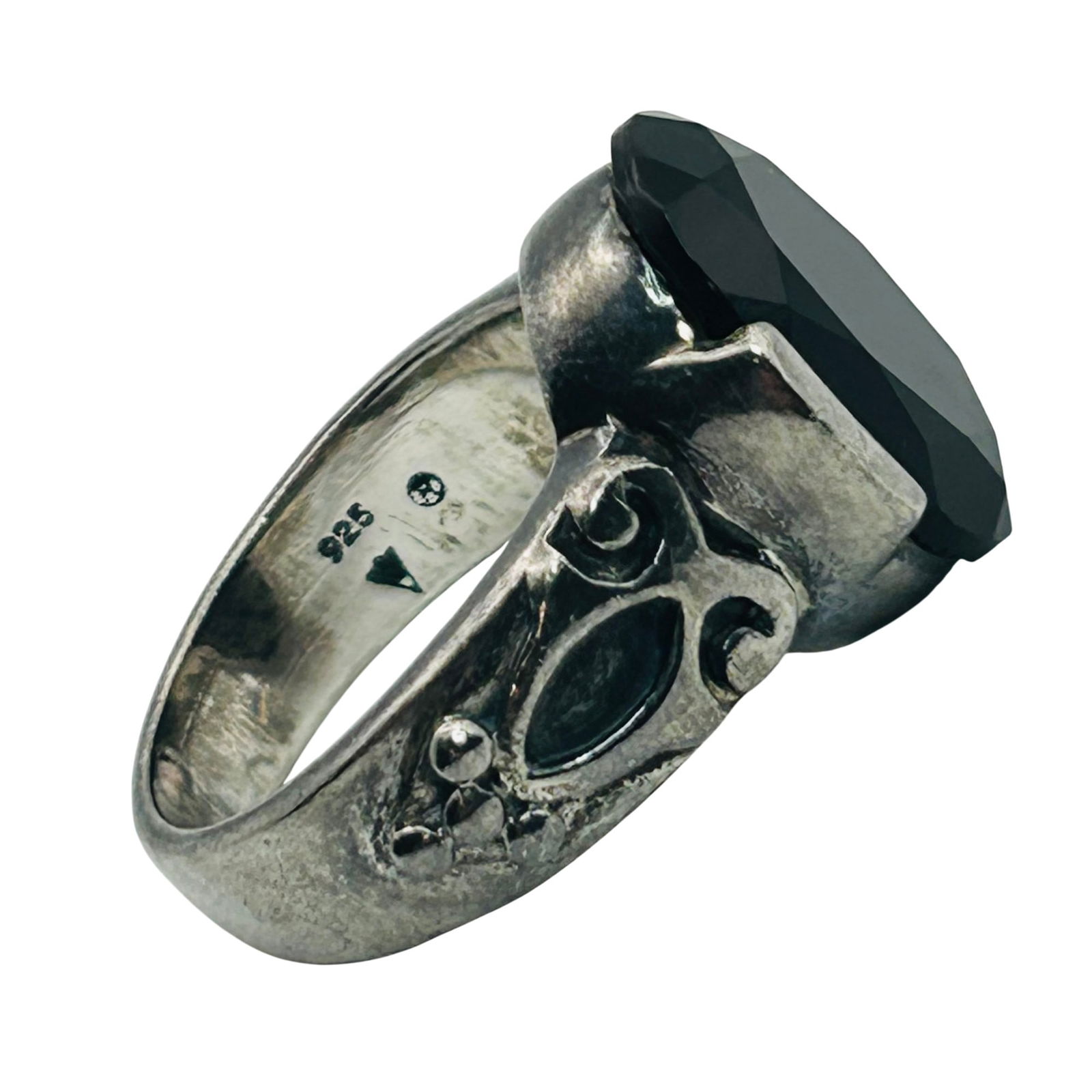 Sterling Onyx Statement Ring. Size 8 - 4