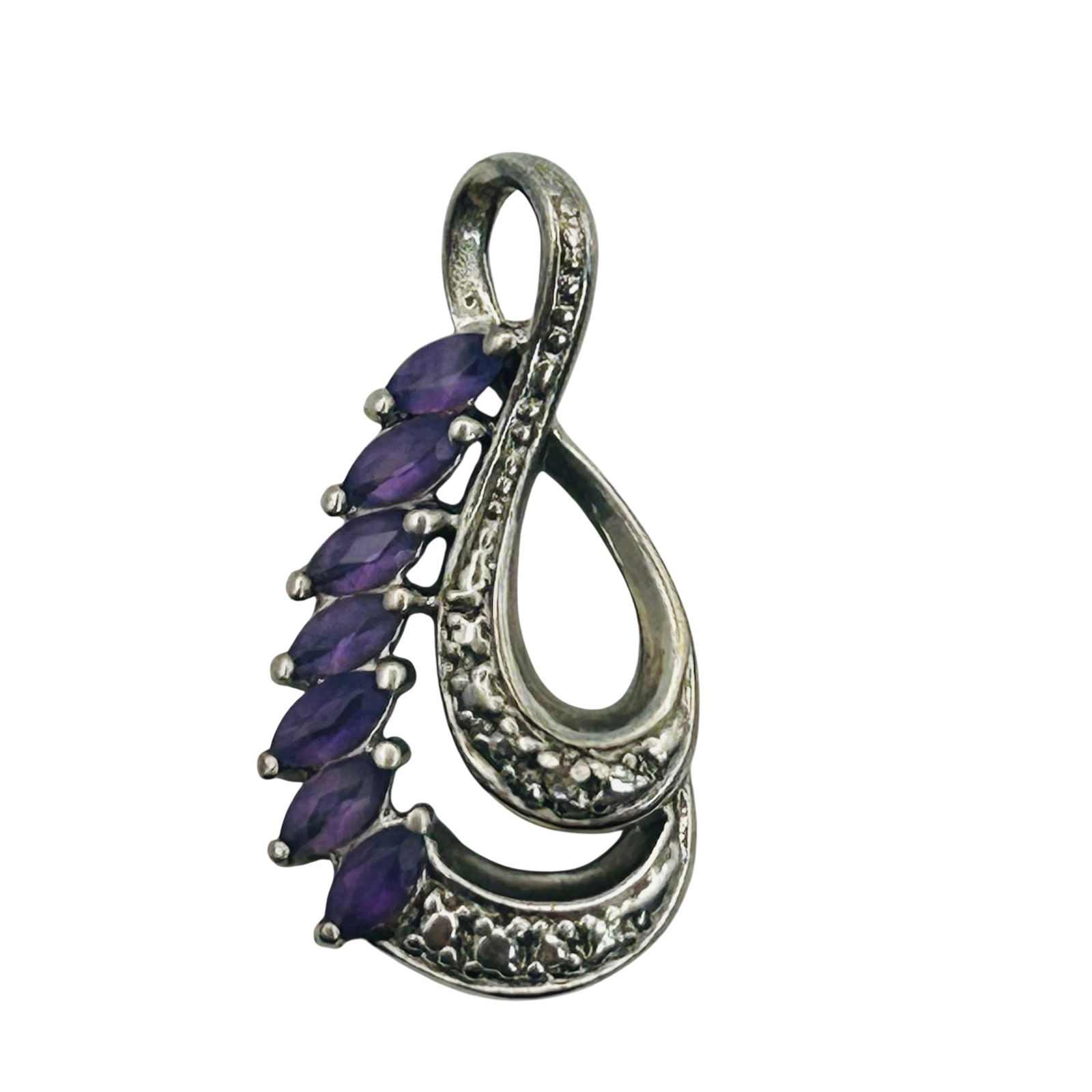 Sterling Amethyst Infinity Pendant: Sterling amethyst infinity pendant. 4.90g