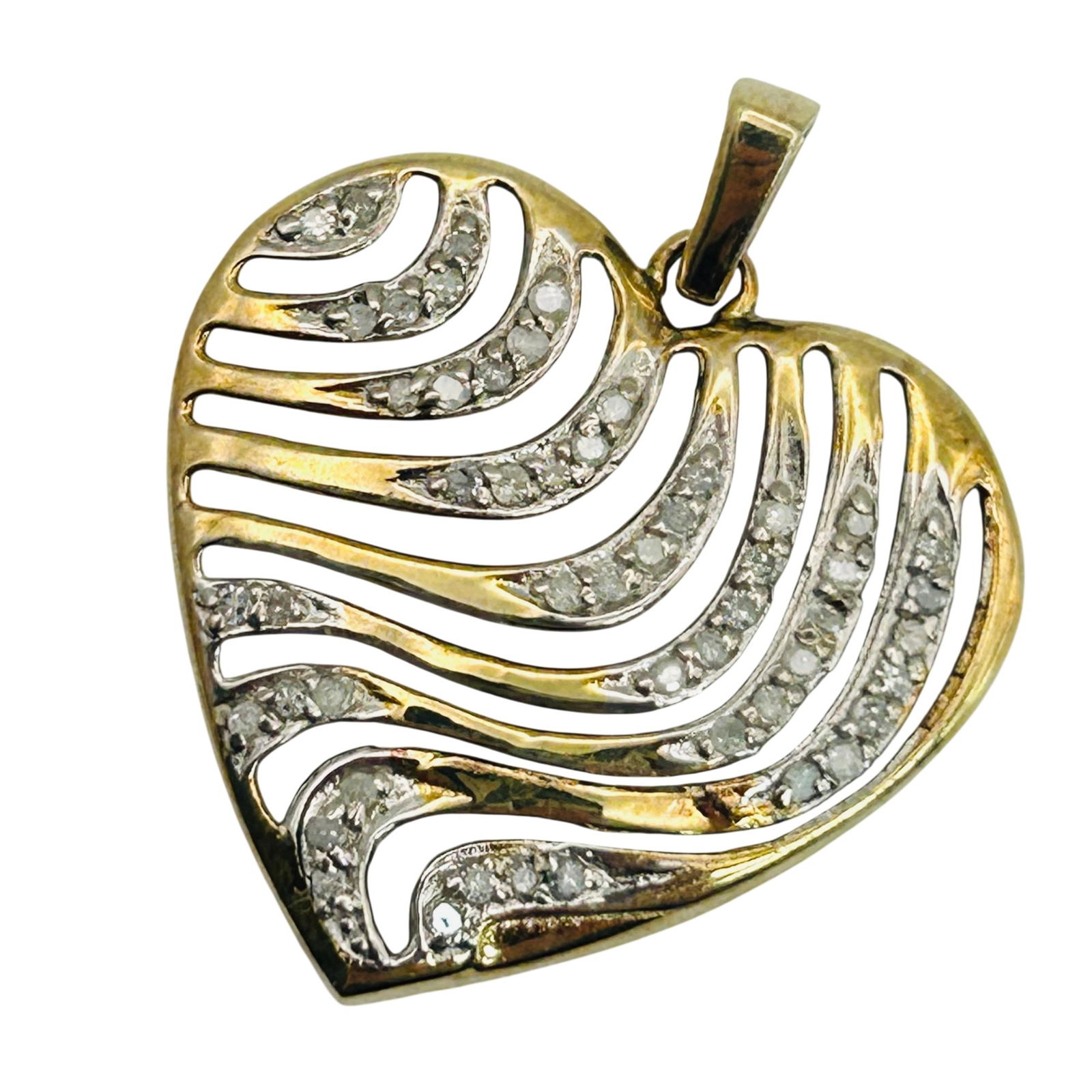 Sterling Diamond Heart Pendant: Sterling diamond heart pendant. 2.60g