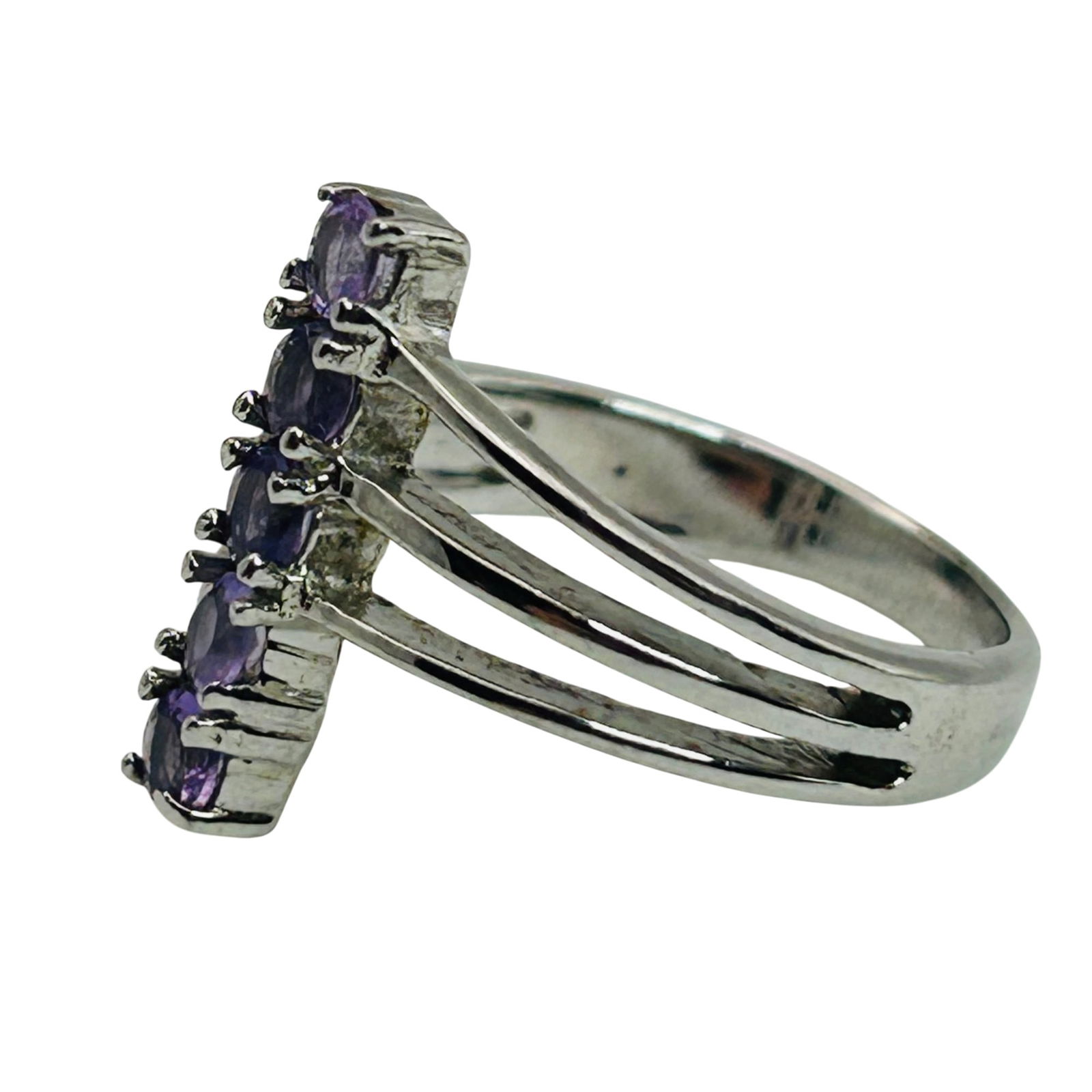 Sterling Amethyst Split Band Ring. Size 7 - 5