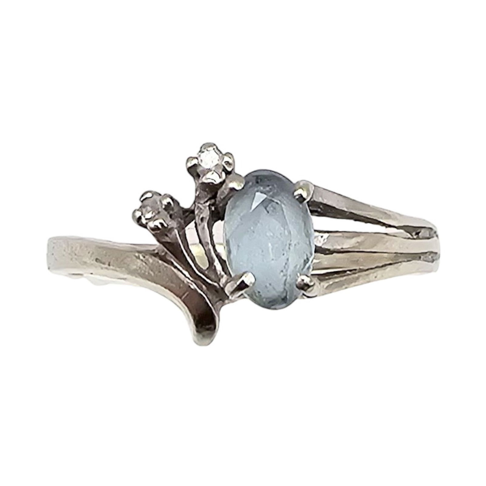 WB 10K White Gold Aquamarine Diamond Cocktail Ring Size 7.5, 2.2g: WB 10K White Gold Aquamarine Diamond Cocktail Ring Size 7.5, 2.2g Approximately 0.50 TCW