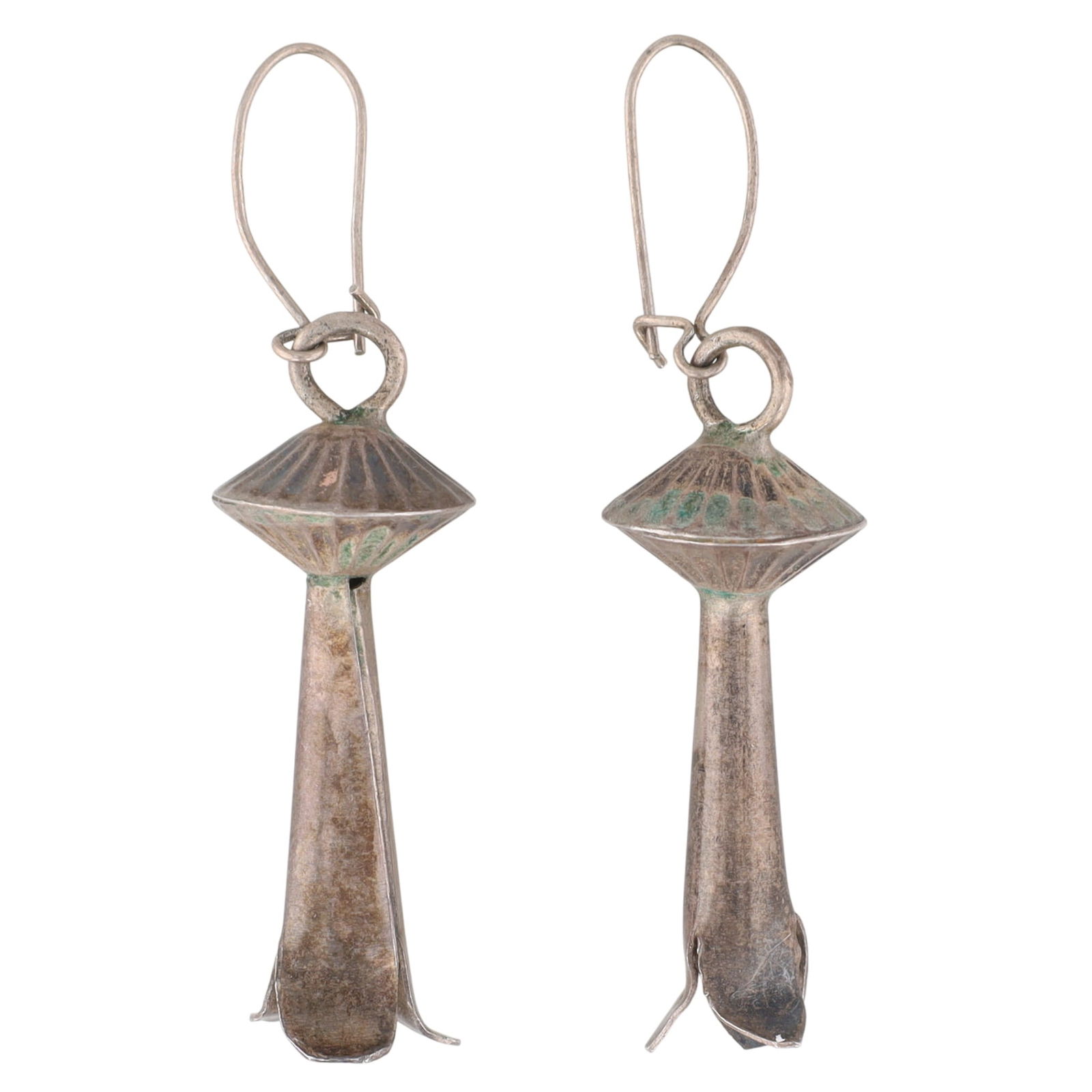 Vintage Navajo Squash Blossom Dangle Earrings: Vintage Navajo Sterling Squash Blossom Dangle Earrings - 3.9g