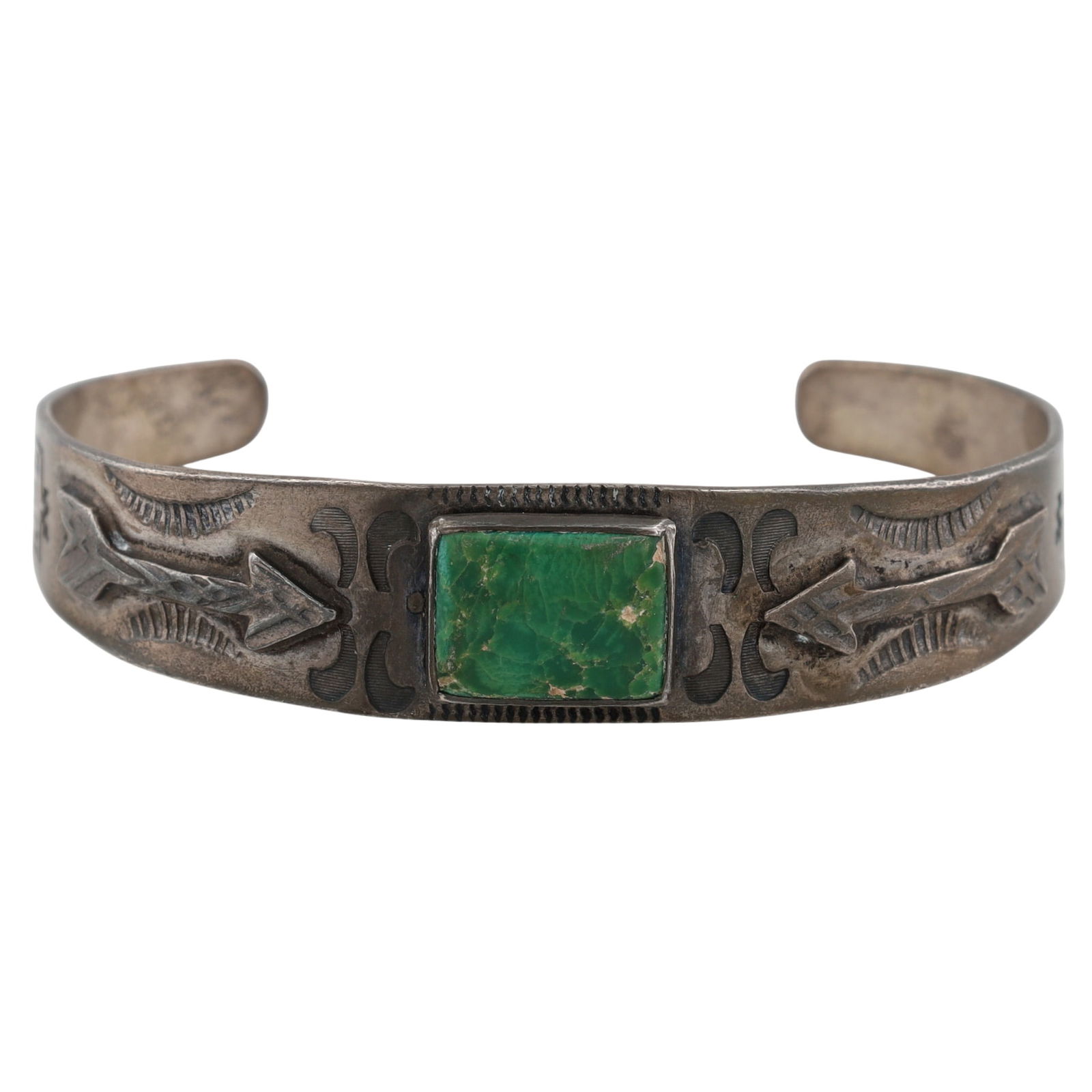 Fred Harvey Era Stamped Green Turquoise Cuff Bracelet: Fred Harvey Era Vintage Navajo Sterling Stamped Green Turquoise Arrow Cuff Bracelet - 13.1g