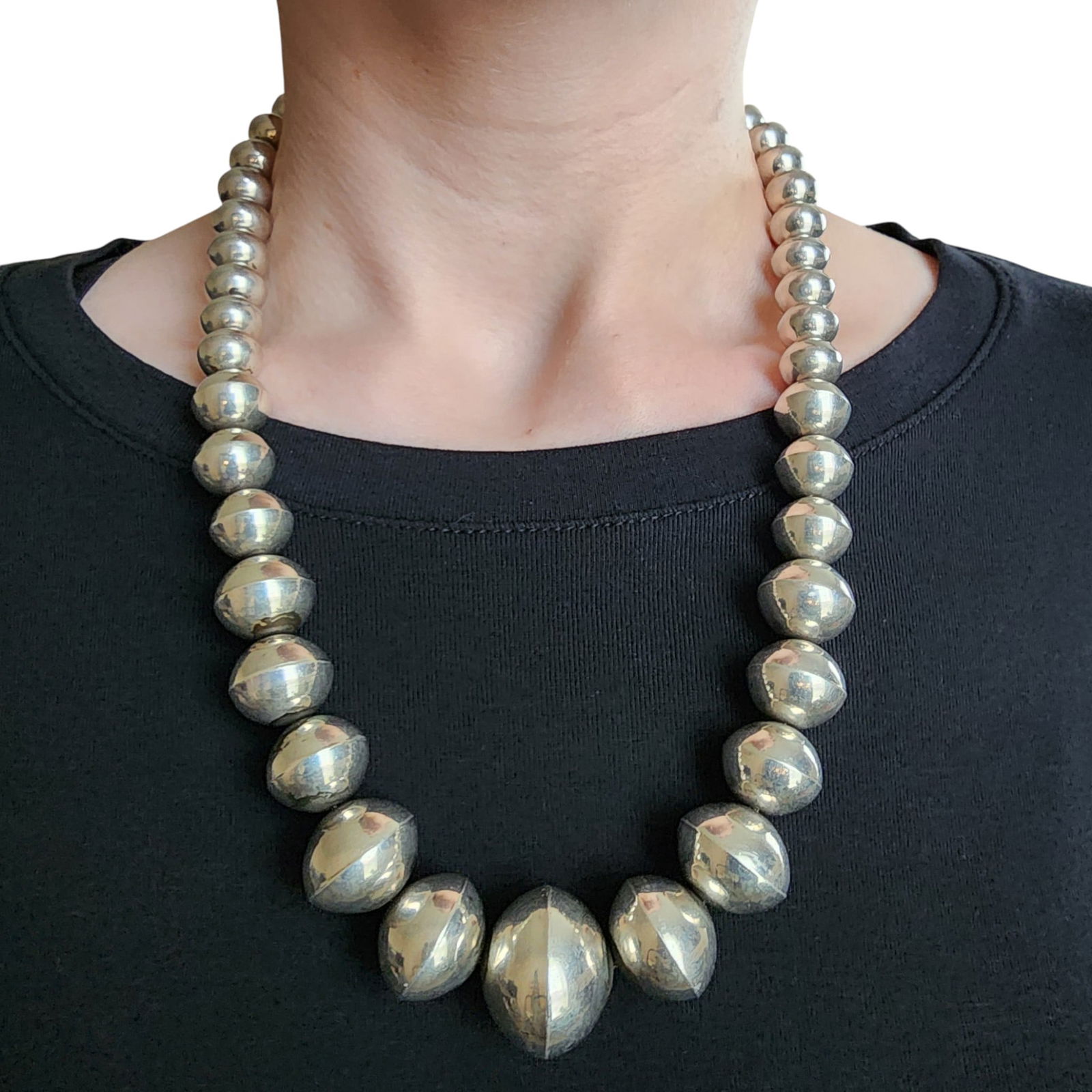 Signed RH Navajo Handmade Graduated Bead Necklace - 2