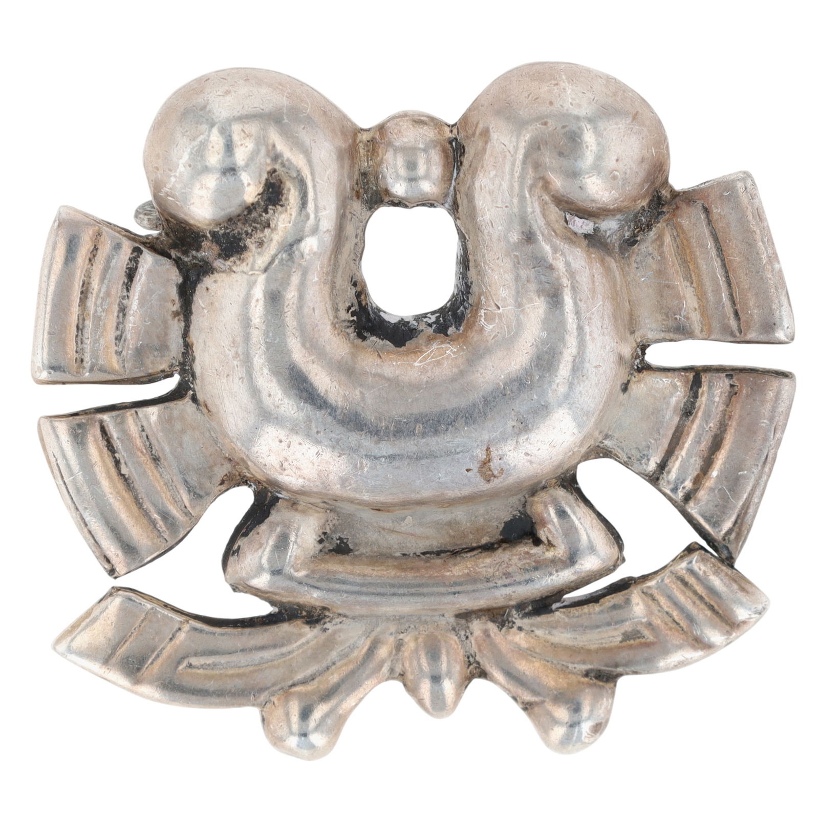 William Spratling First Design Period Sterling Chupamirto Azteca Brooch: Rare William Spratling First Design Period (1931-1946) Sterling Chupamirto Azteca Brooch - 13.5g - Note: original brooch mechanism appears to have been replaced. The clasp is missing the rotating lock