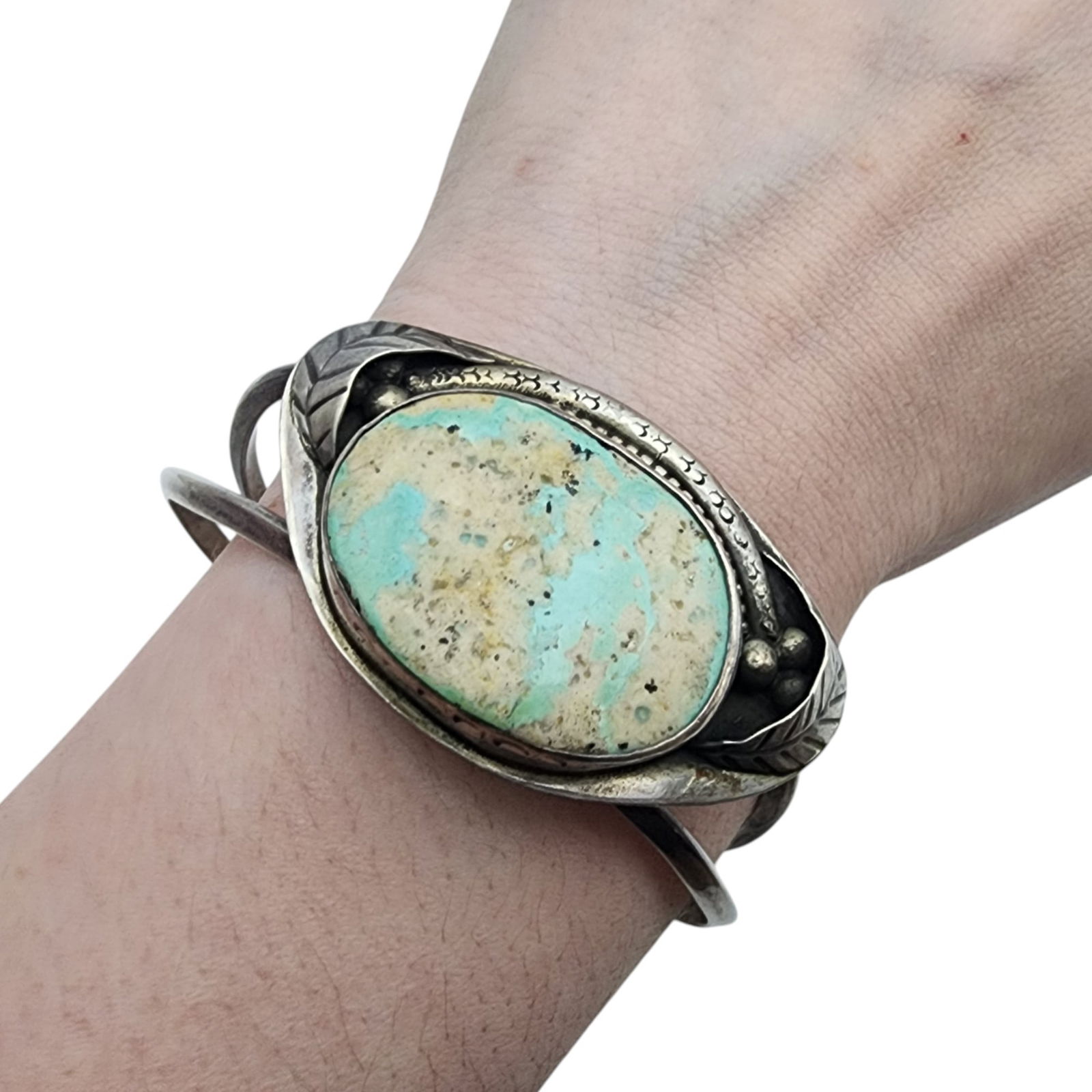 Vintage Navajo Sterling Turquoise Cuff Bracelet: Vintage Navajo Sterling Turquoise (or possibly variscite) Cuff Bracelet | 31.4g