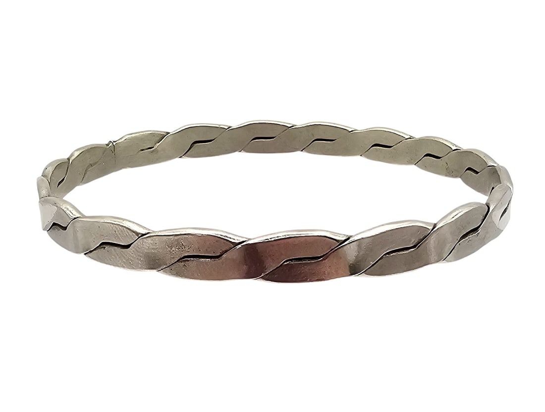 Signed Mexico Sterling Braided Bangle Bracelet: Signed Mexico Sterling Braided Bangle Bracelet 17.6 G
