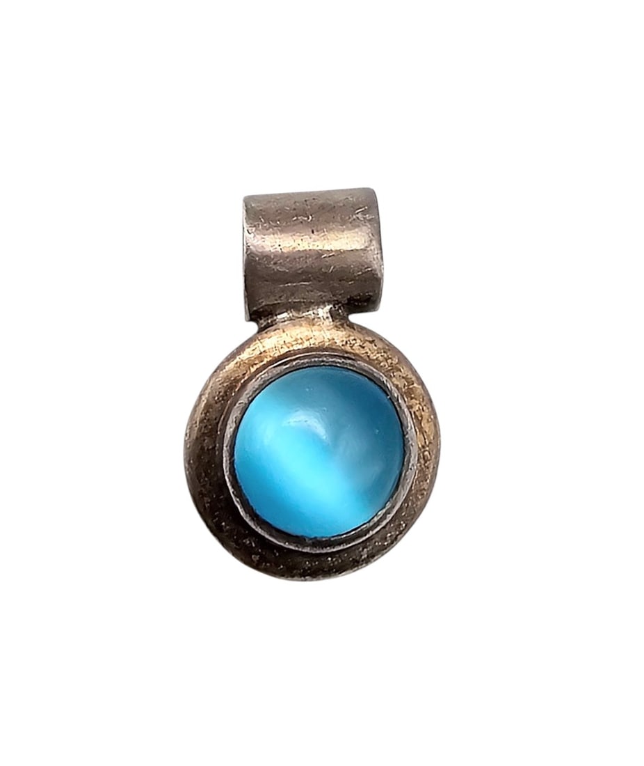 Mexico Sterling Blue Cat Eye Pendant: Mexico Sterling Blue Cat eye Pendant 6.5 G