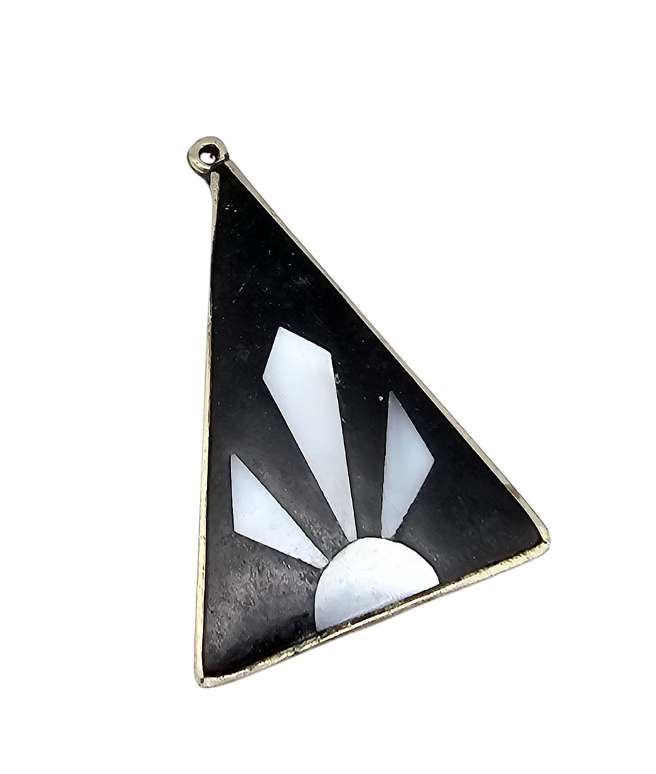 Mexico Alpaca Silver Mother Of Pearl Onyx Pendant: Mexico Alpaca Silver Mother Of Pearl Onyx Pendant 4 G